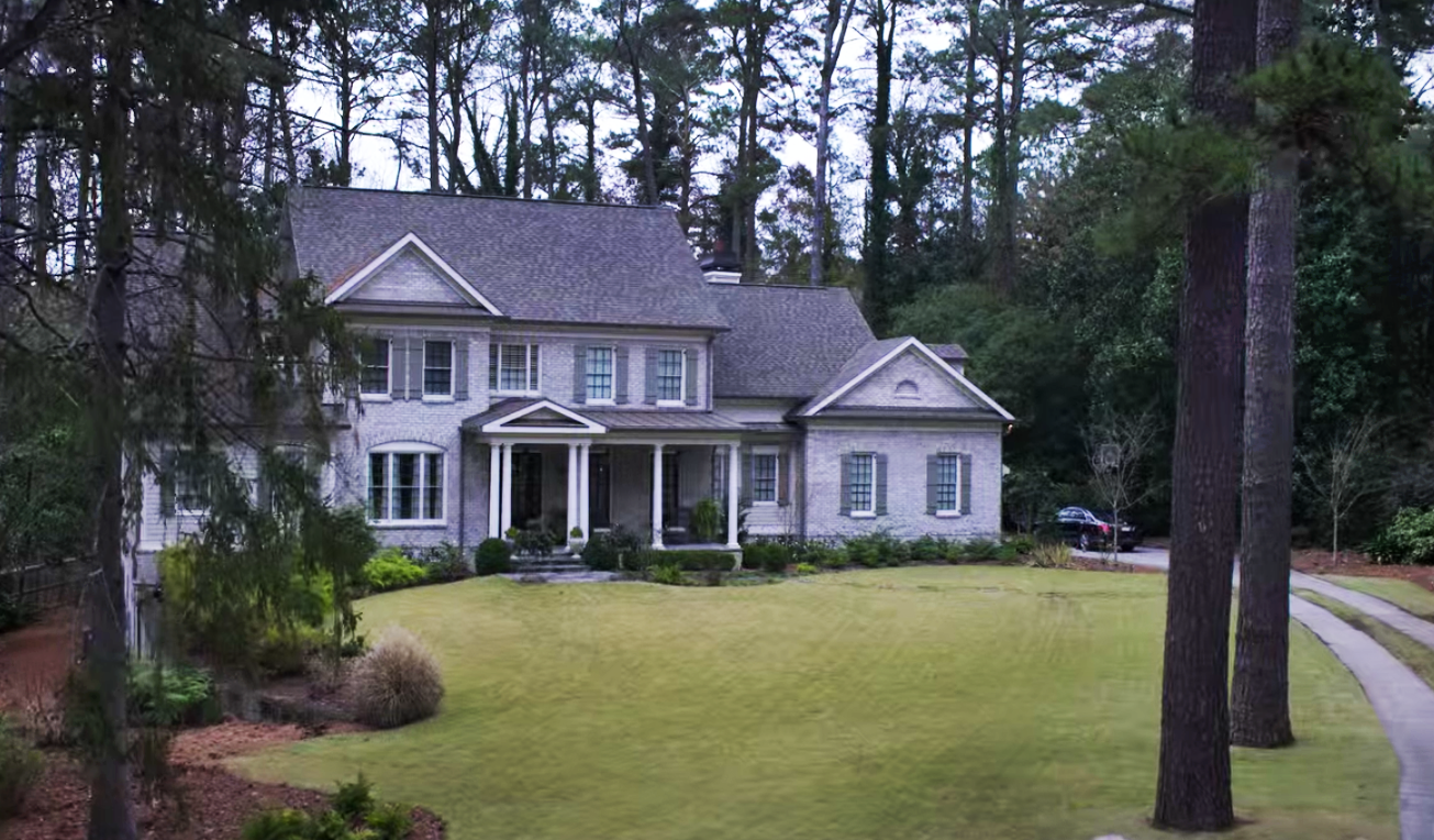 EXTERIOR HARPER AND LOGAN'S HOUSE LOCATION