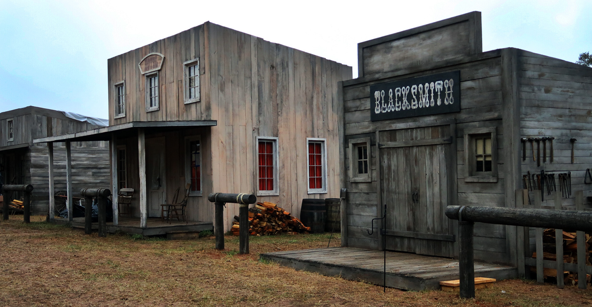 WESTERN TOWN SET