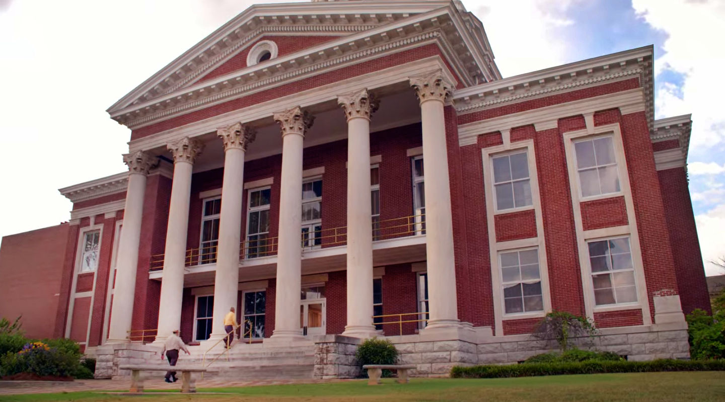 COURTHOUSE EXTERIOR LOCATION