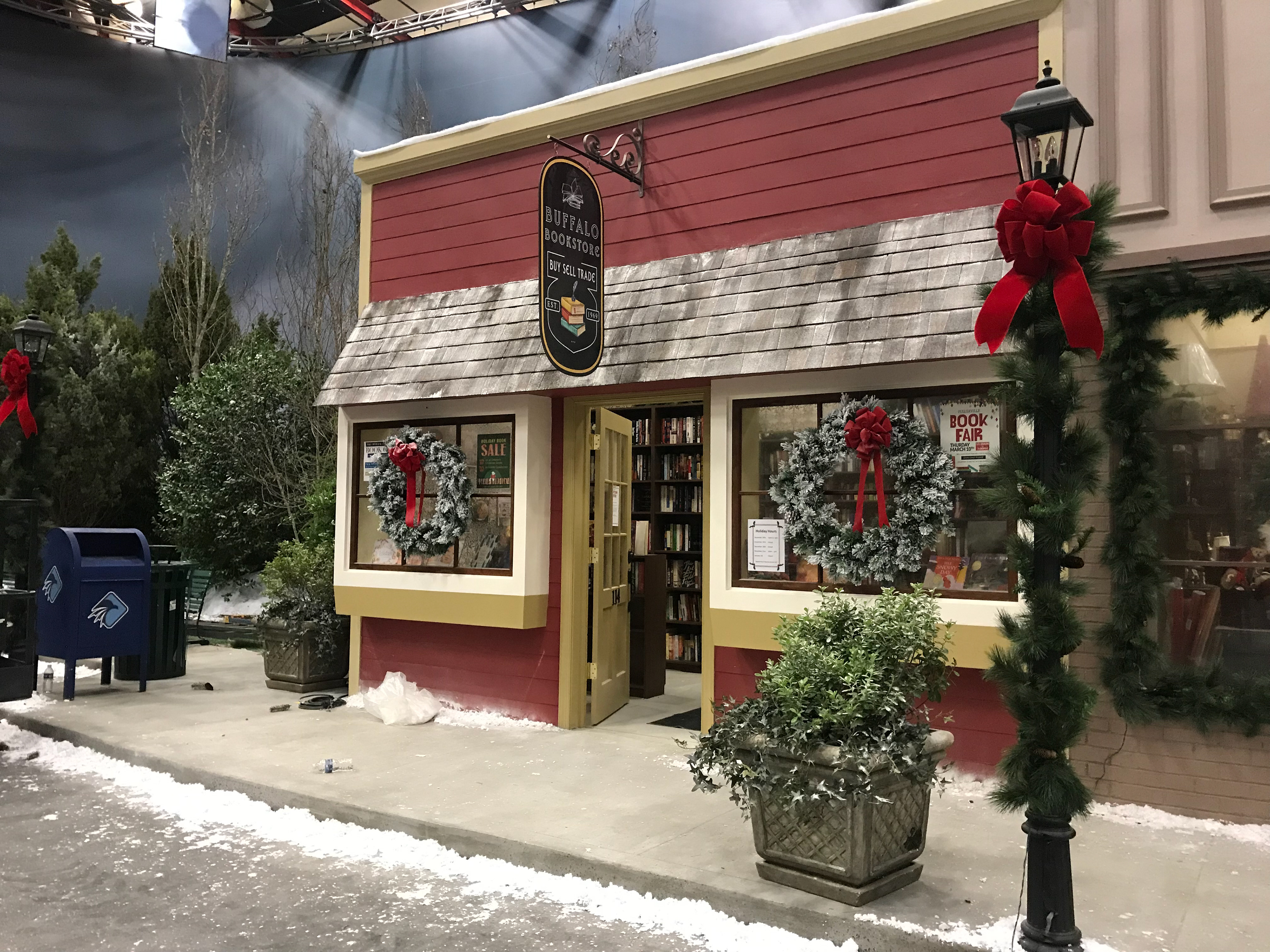 BOOKSTORE SET EXTERIOR