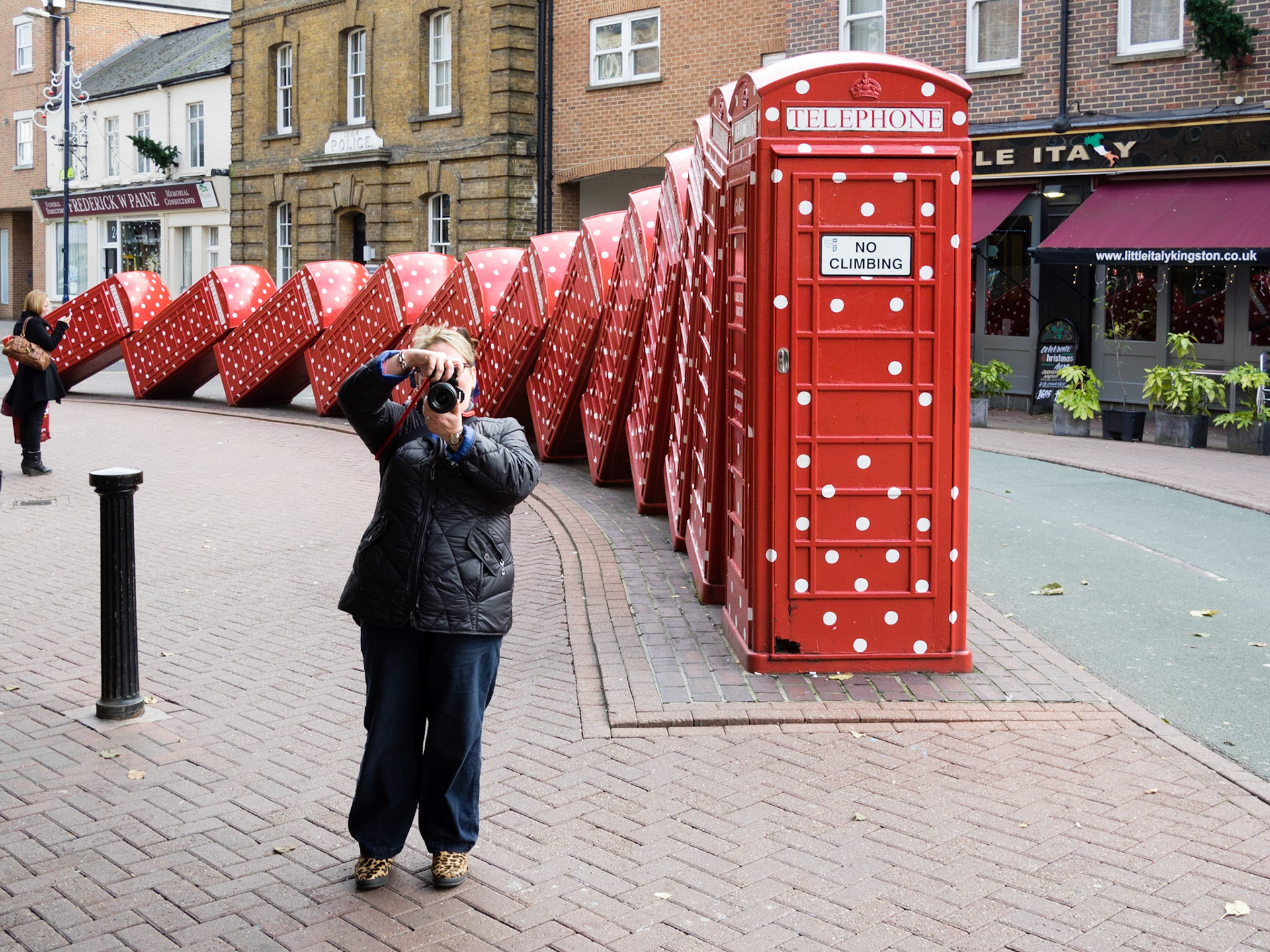 ... There is often somthing more interesting behind you.The spots have been sponsored by Cath Kidson (They really have been!)