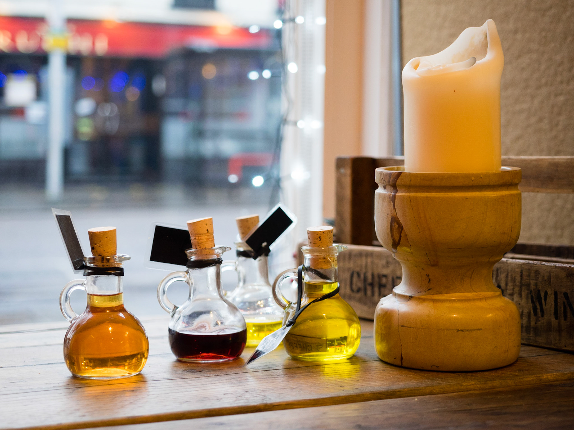 ... or perhaps Oil, Vinagre and Candel.