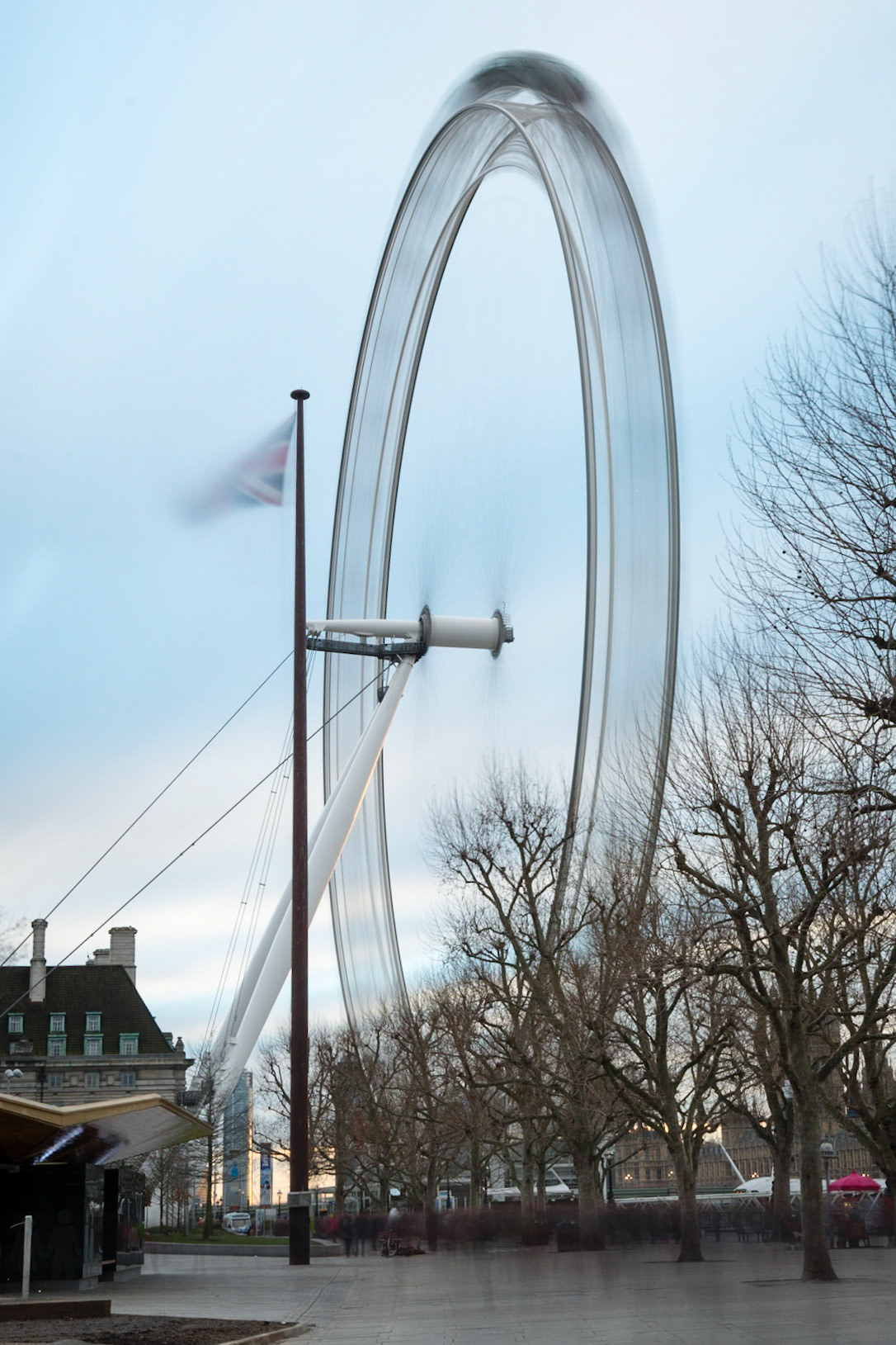 A long exposure (2 1/2 minutes) of the London Eye using the Lee Big Stopper.