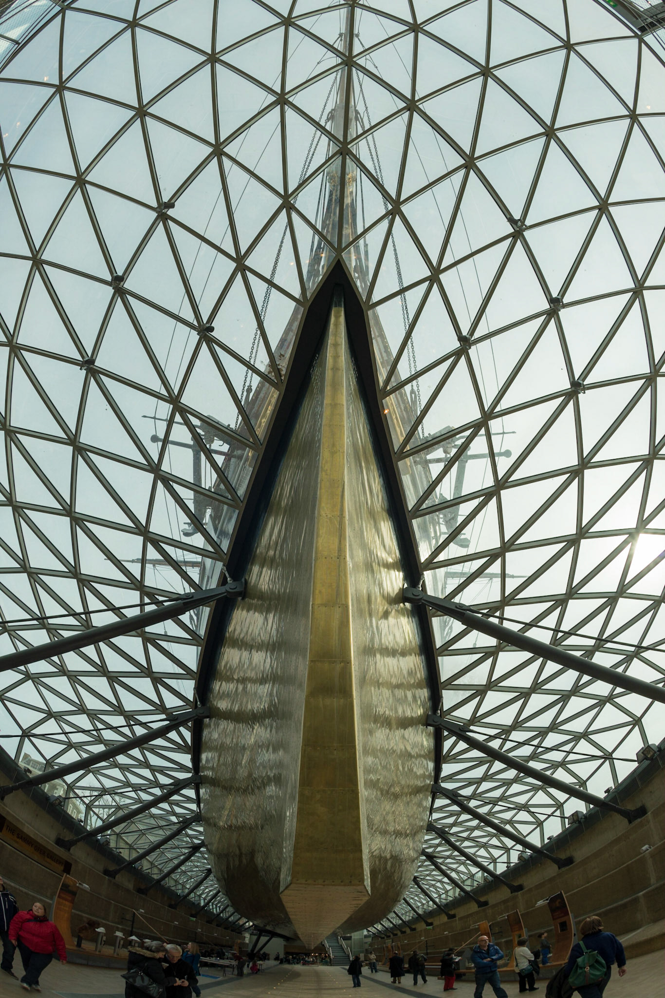 We were in Greenwich today.The sun was out, and Berlin had temporarily relocated to the Royal Naval College, as had the Muppets and Ricky Gervais.In an attempt to avoid the tourists we went to visit Cutty Sark.A friend of ours had leant  us a 16mm Fish Eye lens to play with so what better subject than a fishes eye view of the floating vessel.