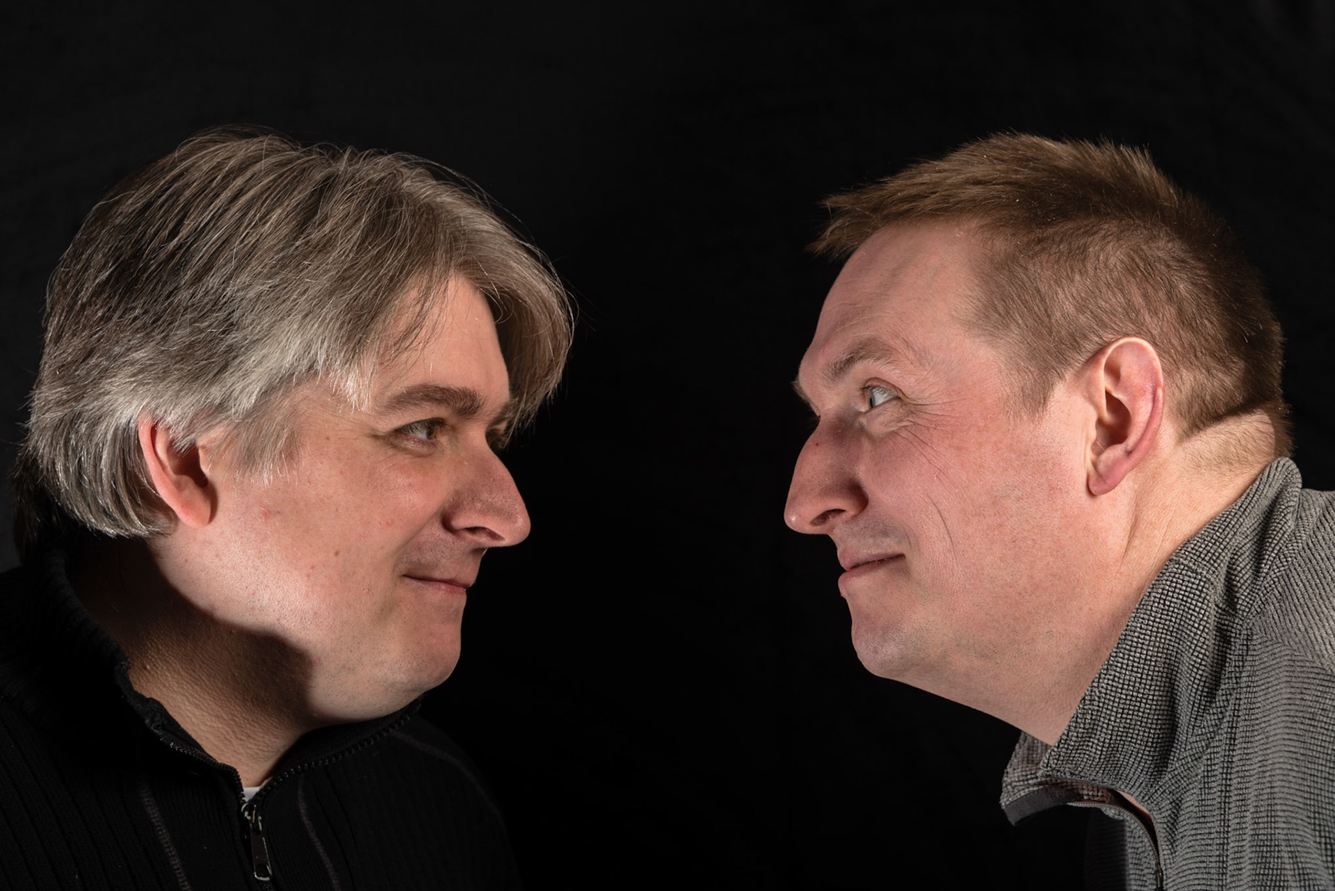 Today was a visit to my Mum's in Harwich.I took my Christmas Presents with me (a set of studio lights and a Black Velvet popup background)Unfortunatly I forgot the Flash remote, so everything was cord controlled.This is my brother Gordon and I, guerning and generally mucking around with the lights.