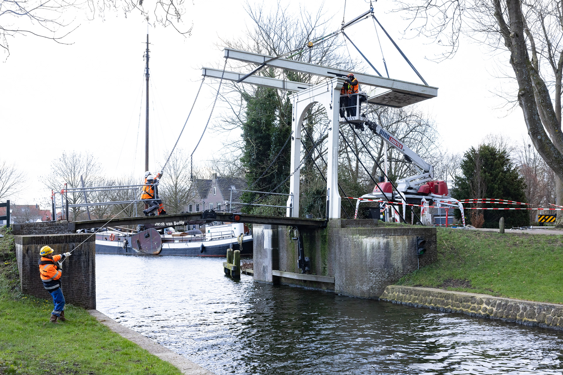 Demontage Kettingbrug