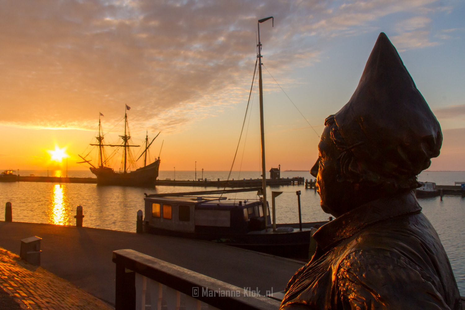 Zonsopkomst aan de haven