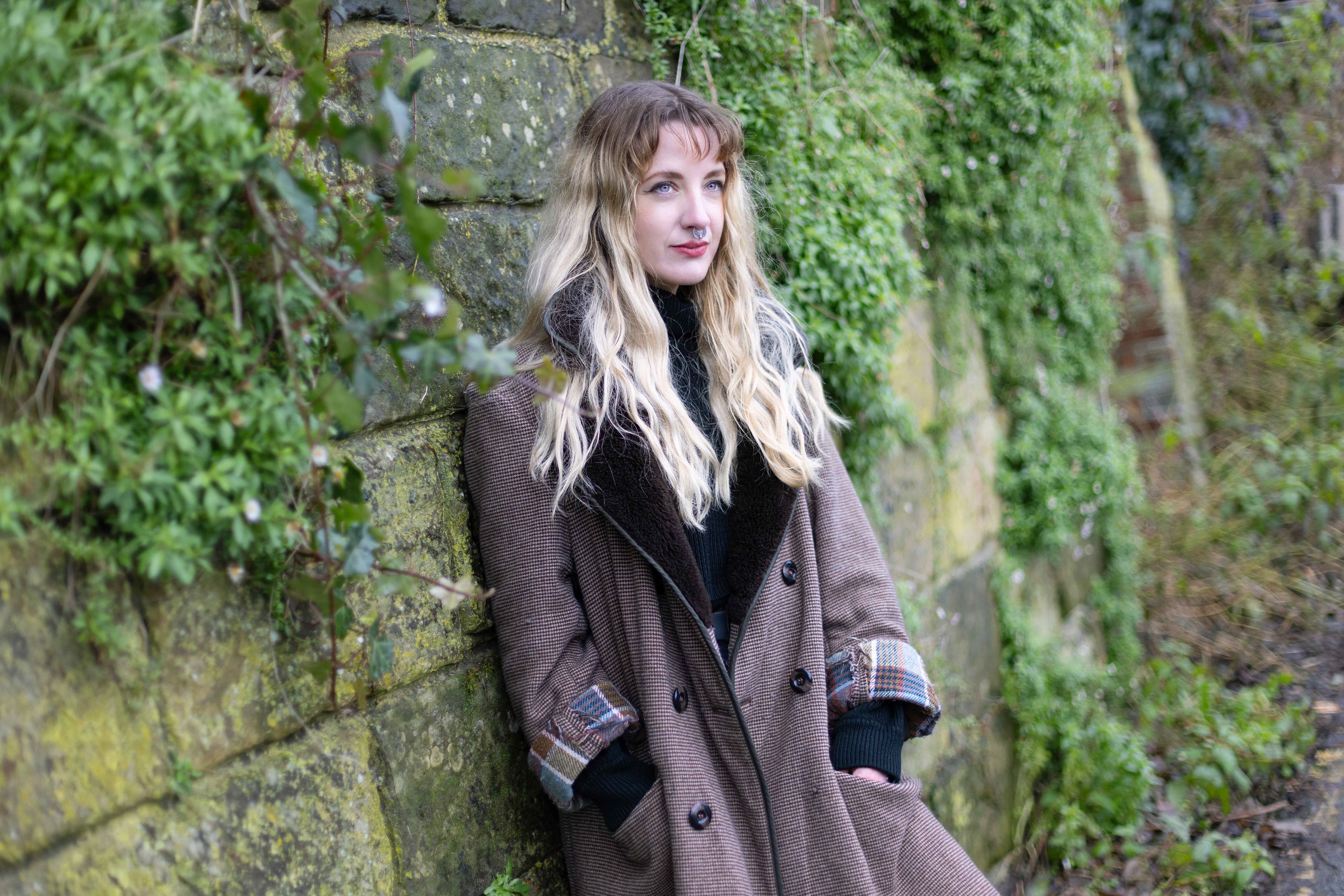 Naomi Woods, Walking down from the West Hill