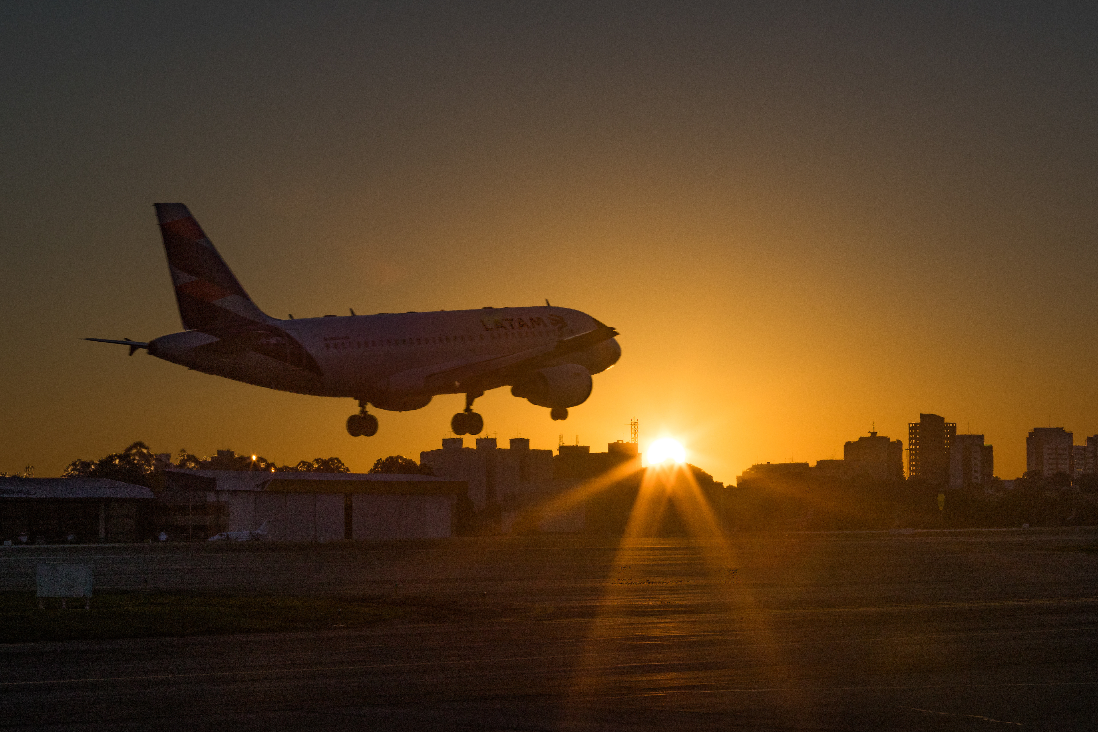 Prêmio Spotters ABEAR - Foto Amanhecer Dourado/ABEAR Spotters Award - Picture Golden Sunrise