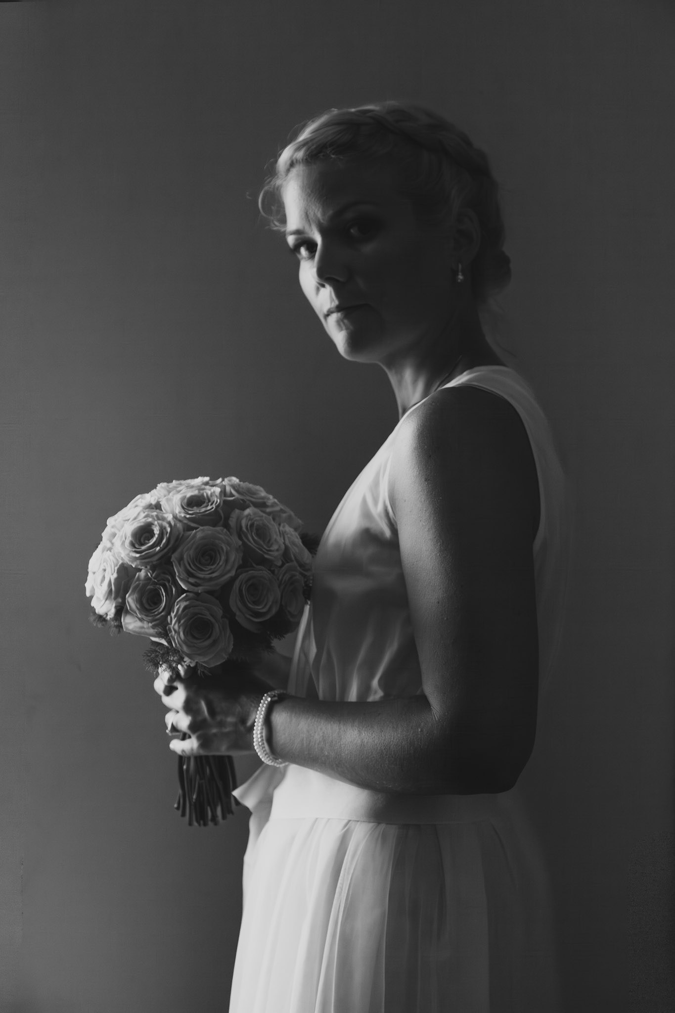 Editorial, Bride