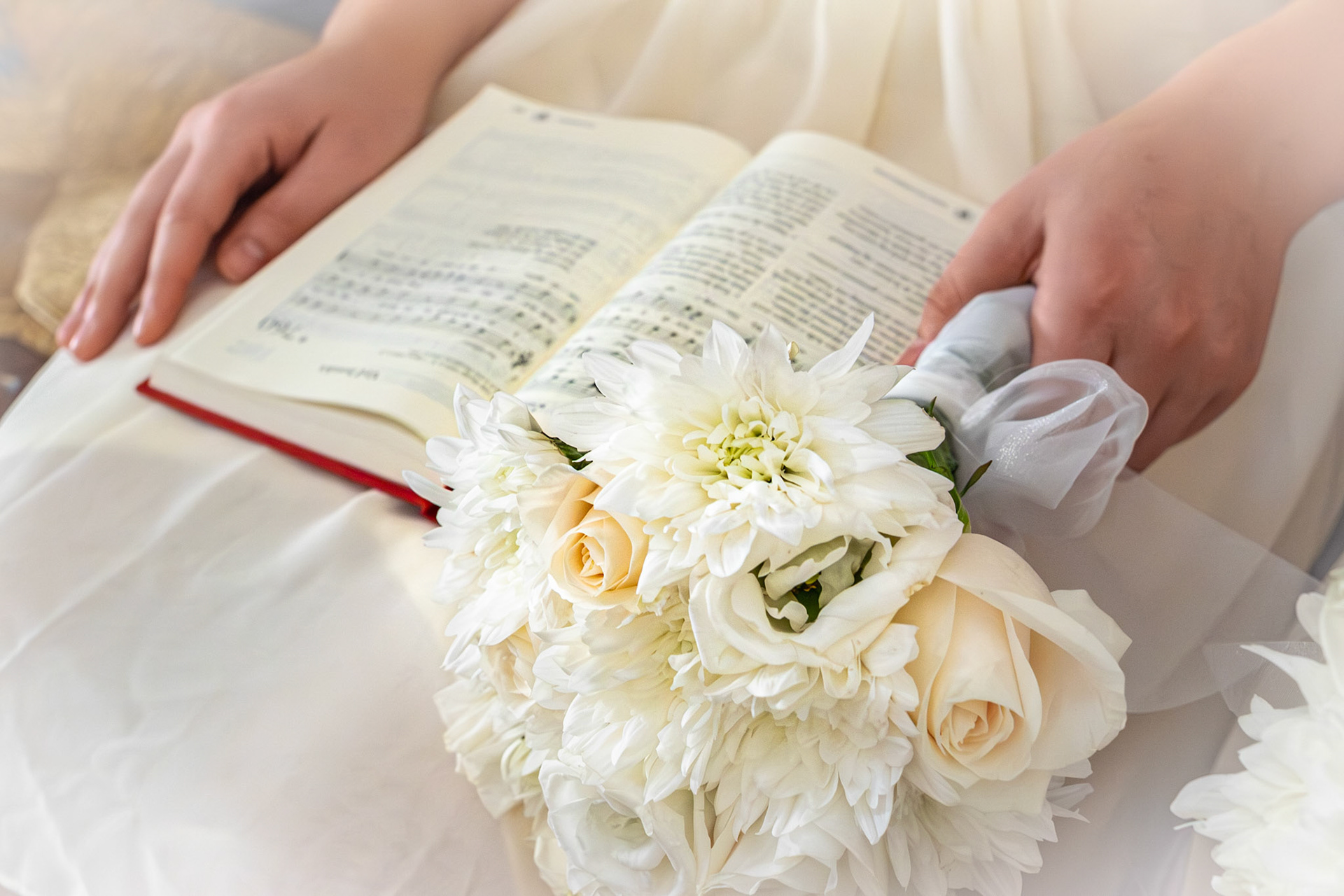Editoral Wedding, Religious