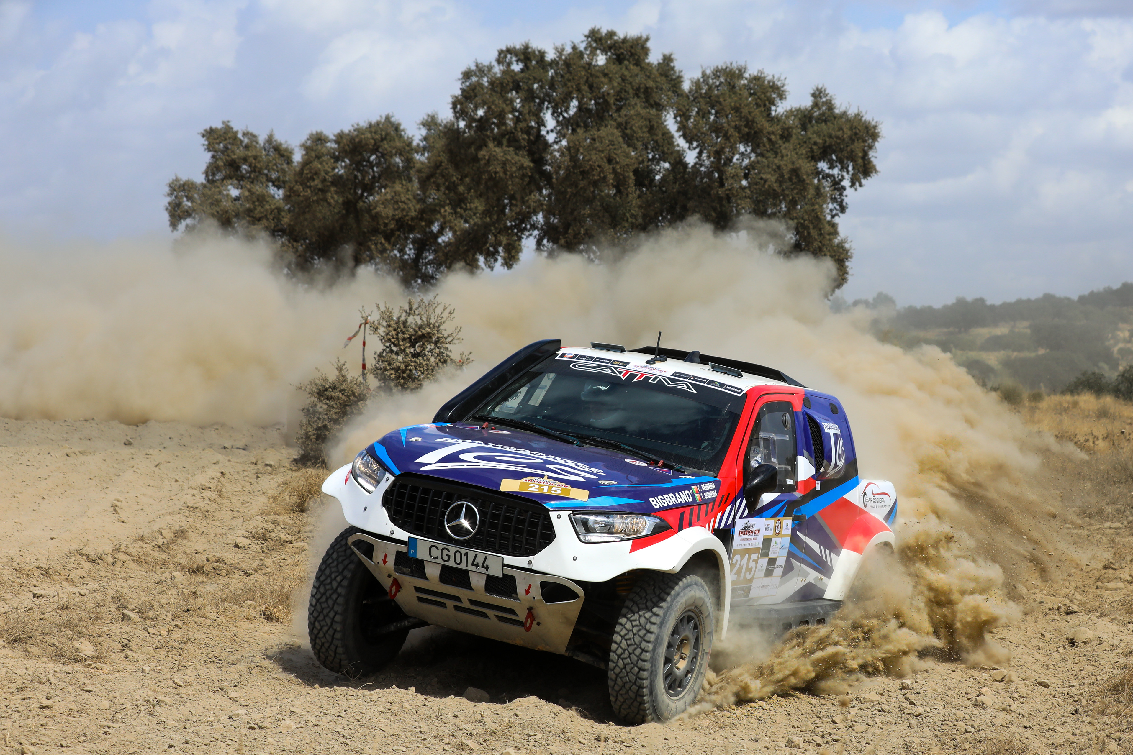 215 - César Sequeira (PRT) / Tânia Sequeira (PRT) - Mercedes Benz 350 SLC Coupé - Baja TT Sharish 2024, September 19, Reguengos de Monsaraz, Portugal - Photo Edu Almeida / AIFA 