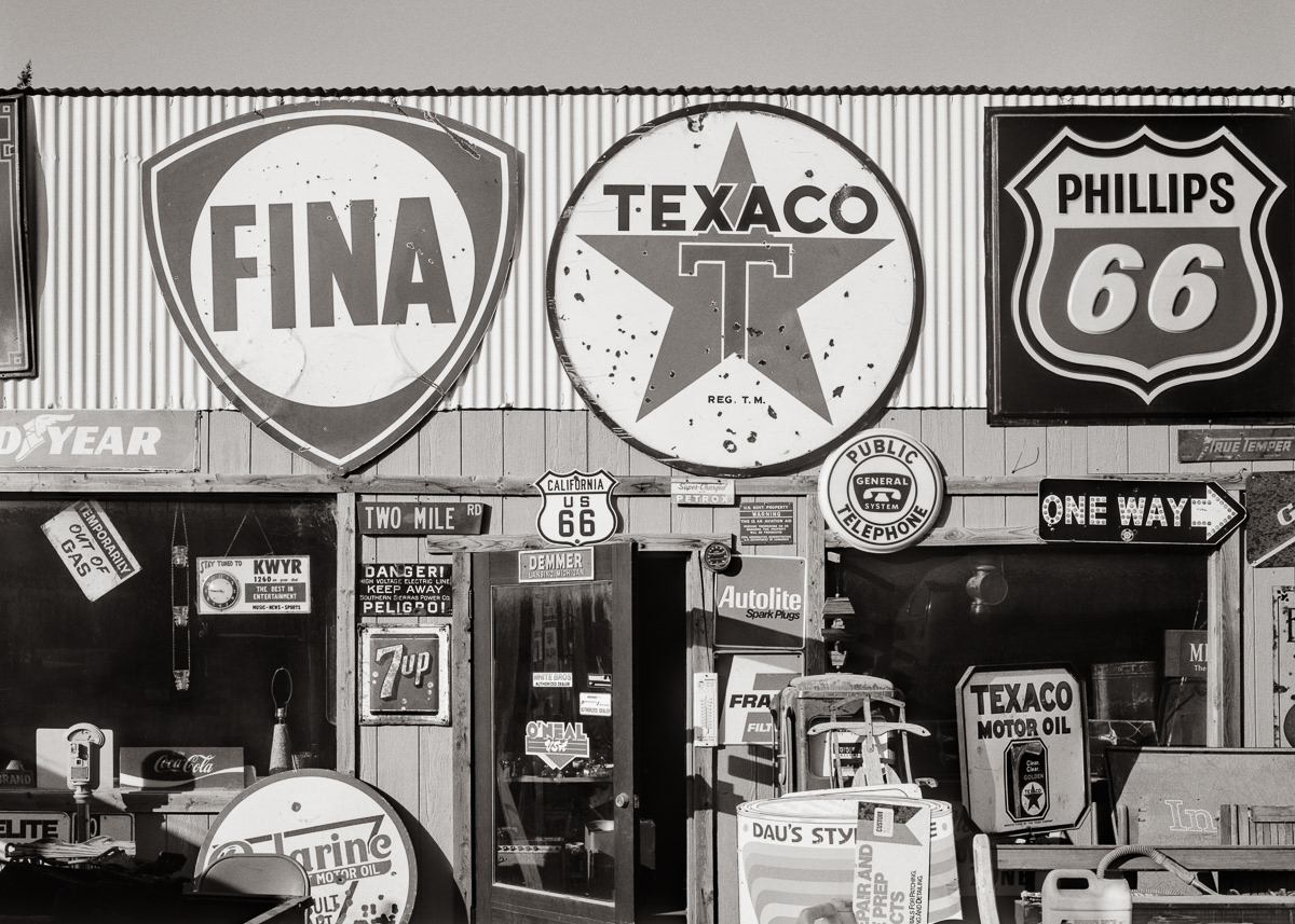 SIGNS ・ Oro Grande, California-1992 - ID #113