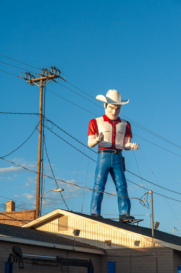 TALL MAN ・ Gallup, New Mexico-2011 - ID #007