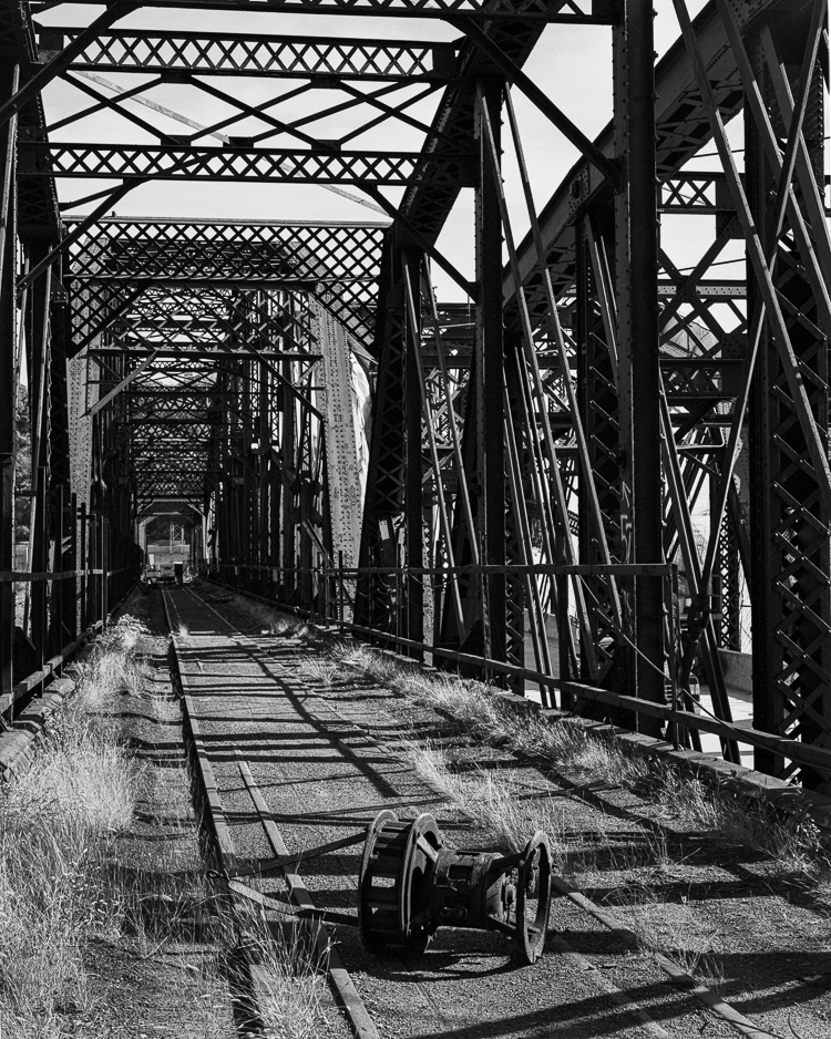HOT METAL BRIDGE ・ Pittsburgh, Pennsylvania-1999    From The Series, "American Rust" - ID #102