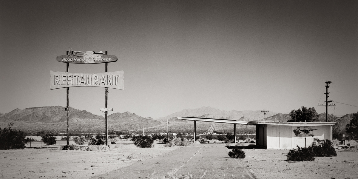 ROAD RUNNER'S RETREAT ・ Chambless, California-1992 - ID #115