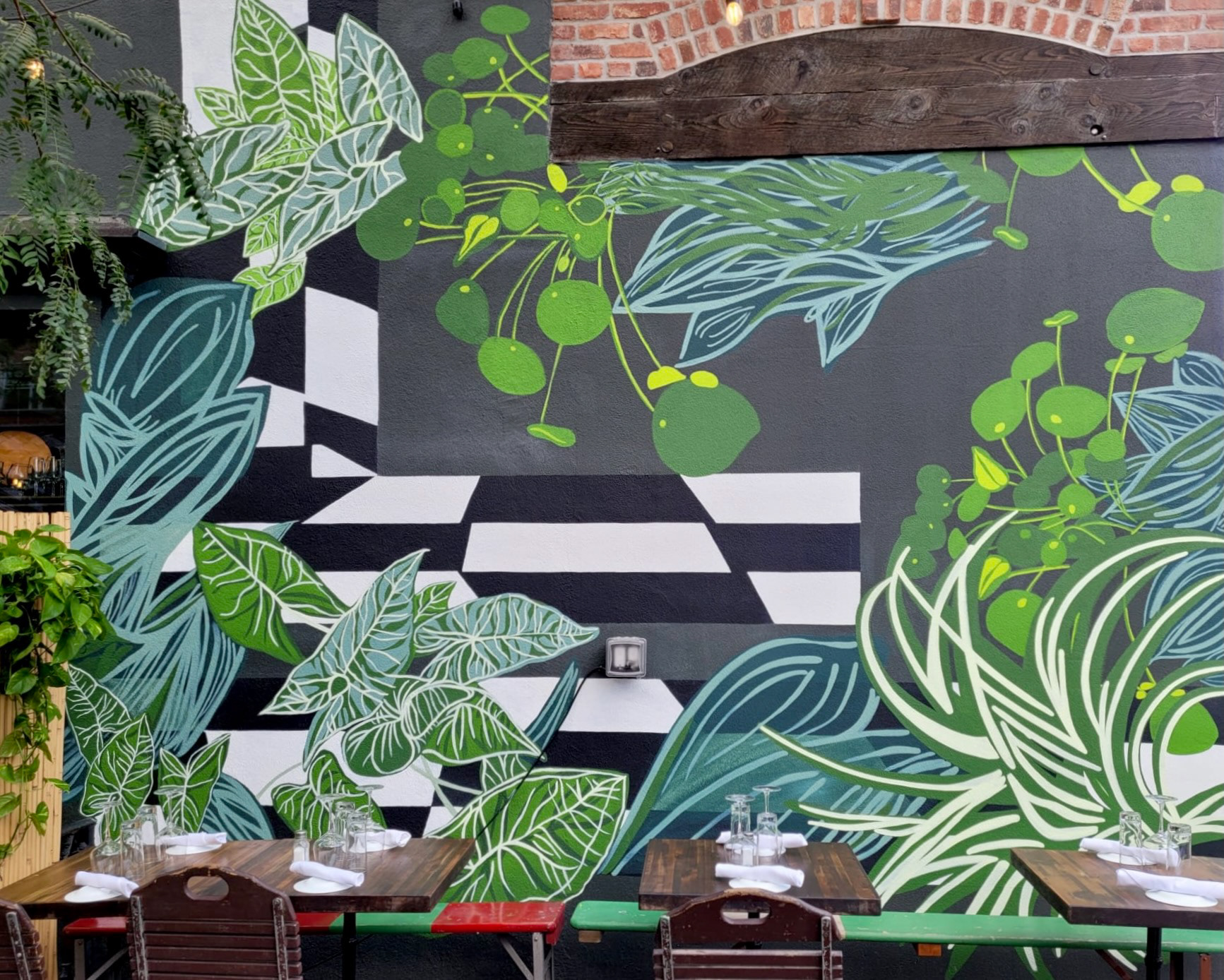 Sociale Brooklyn NY 17’ x 15’ ft Acrylic on wall