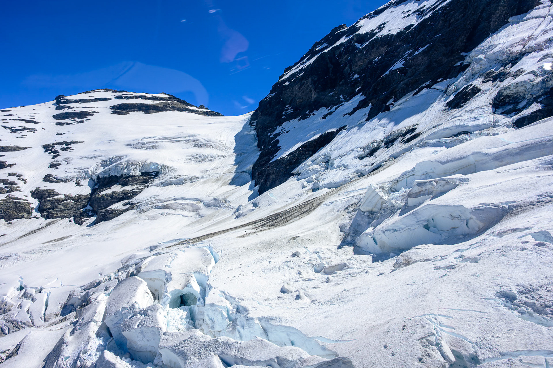 Cold and rugged on the top of the glacier.