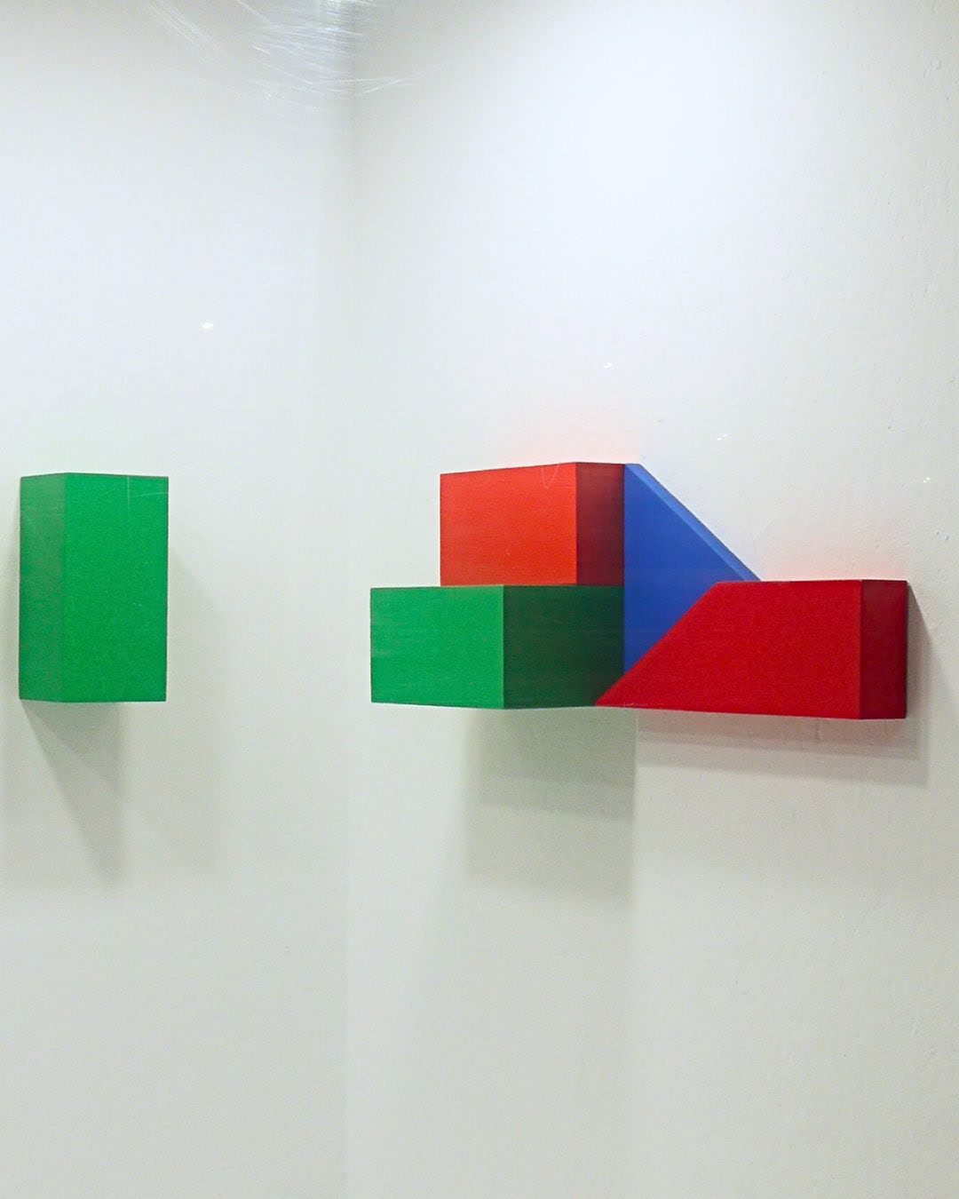 "Madtch", La Borne du POCTB, Acrylique sur MDF, Dimensions variables, 2025. Photo : Sebastien Pons