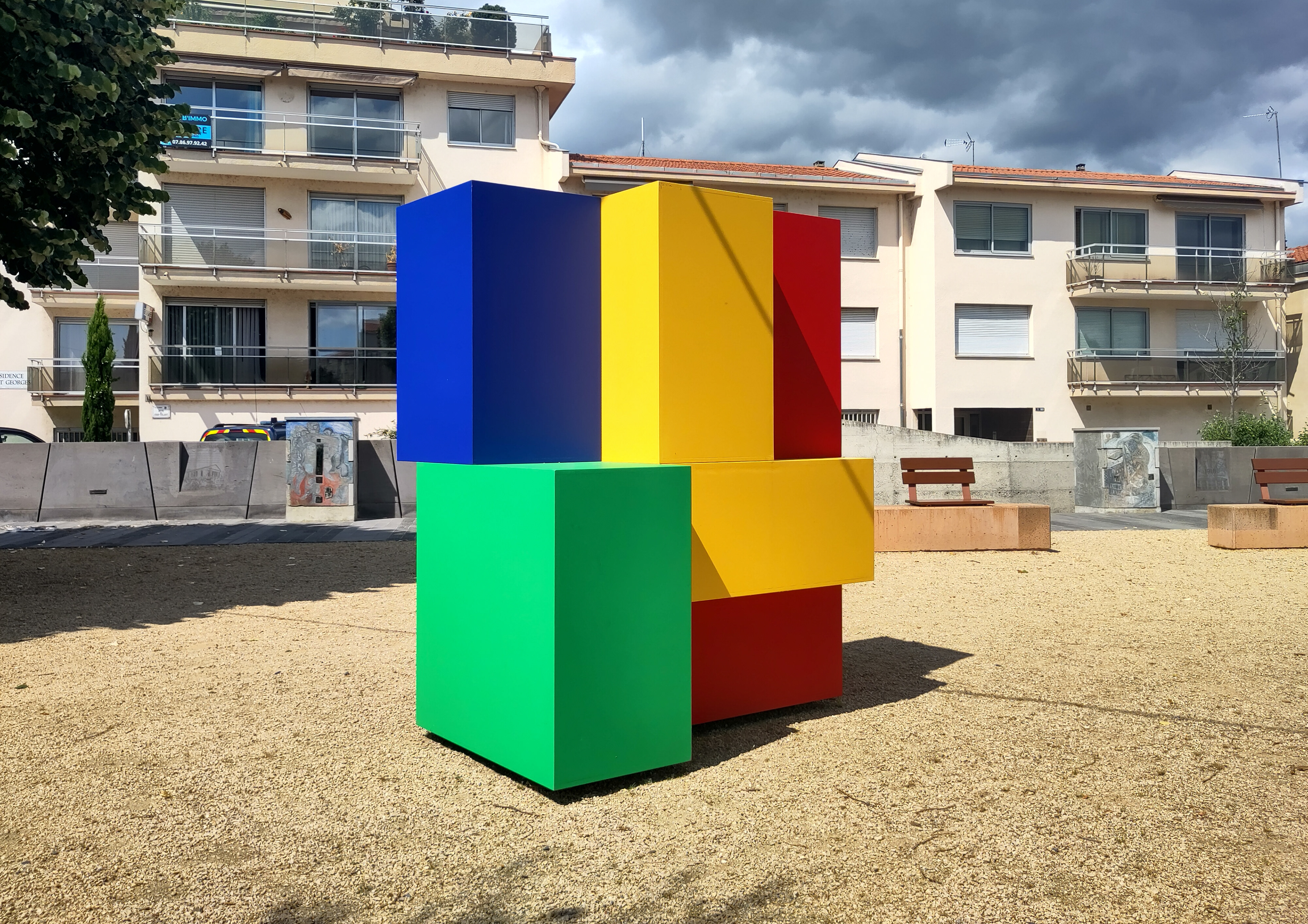 "Rouben", Acrylique sur Medex, 180 x 150 x 220 cm, 2025