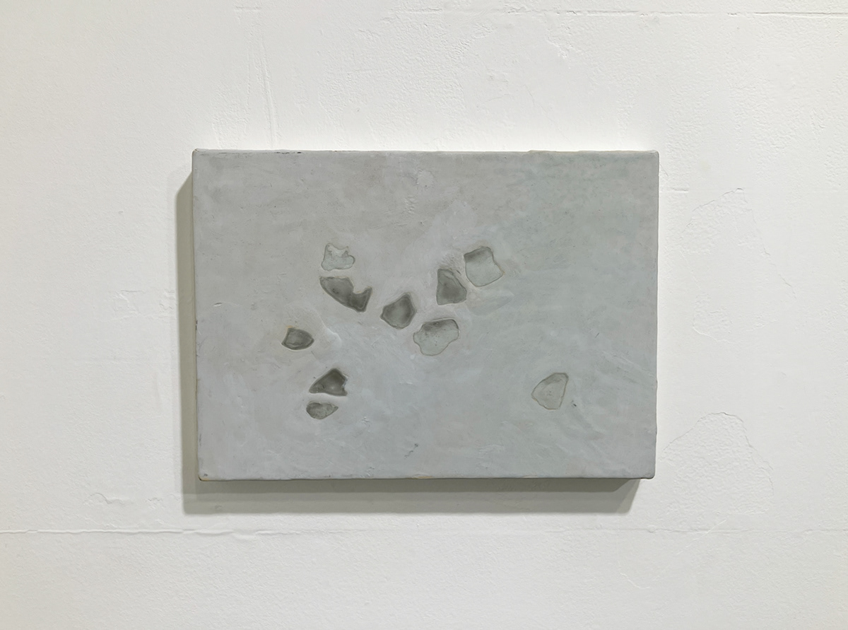 9. 佐藤泉 『離島』 / 岩絵具、和紙 / 257×182mm / 2024 / 要相談