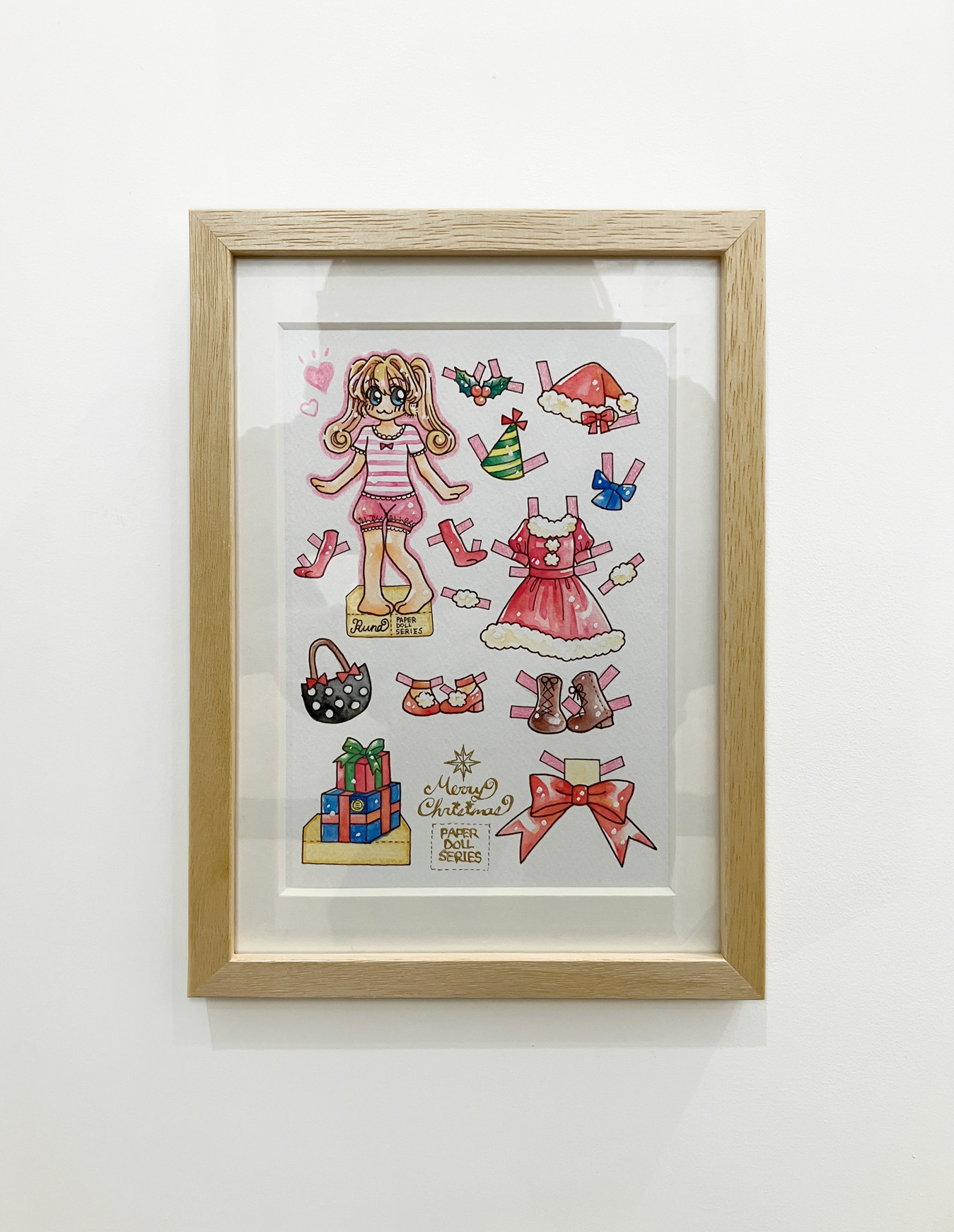 19. 宮野かおり 『PAPER DOLL Ⅰ』 / ホワイトワトソン、ミリペン、カラーインク、色鉛筆、Gペン、アクリル絵の具、ホワイト / 14.8×21cm / 2025 / SOLD OUT