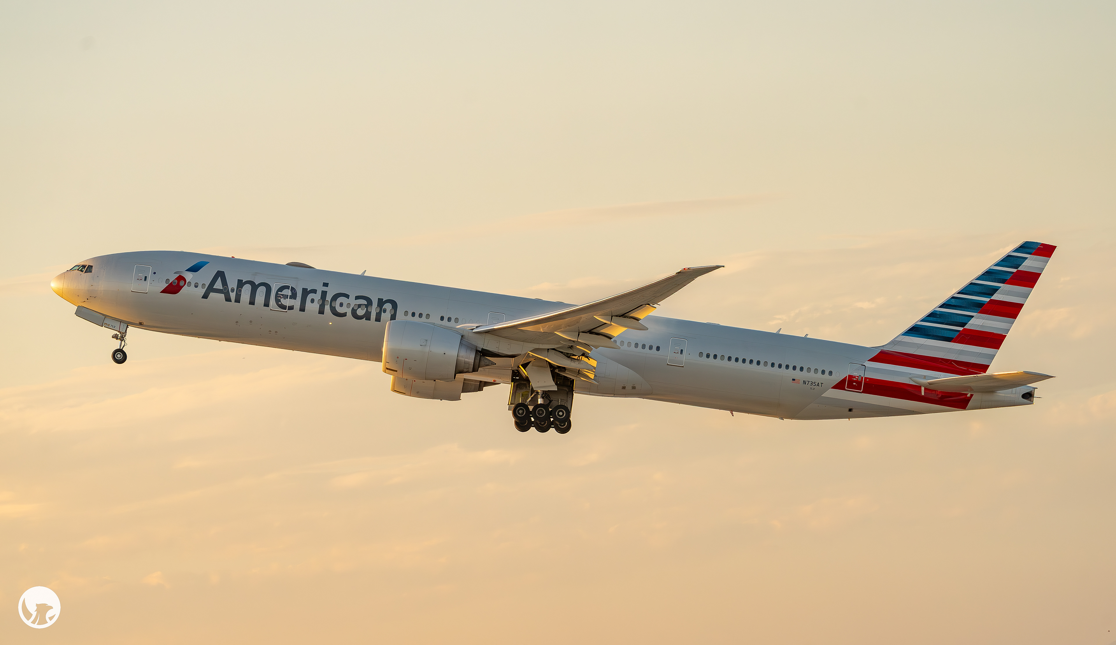 American Airlines Boeing 777-323(ER) N735AT