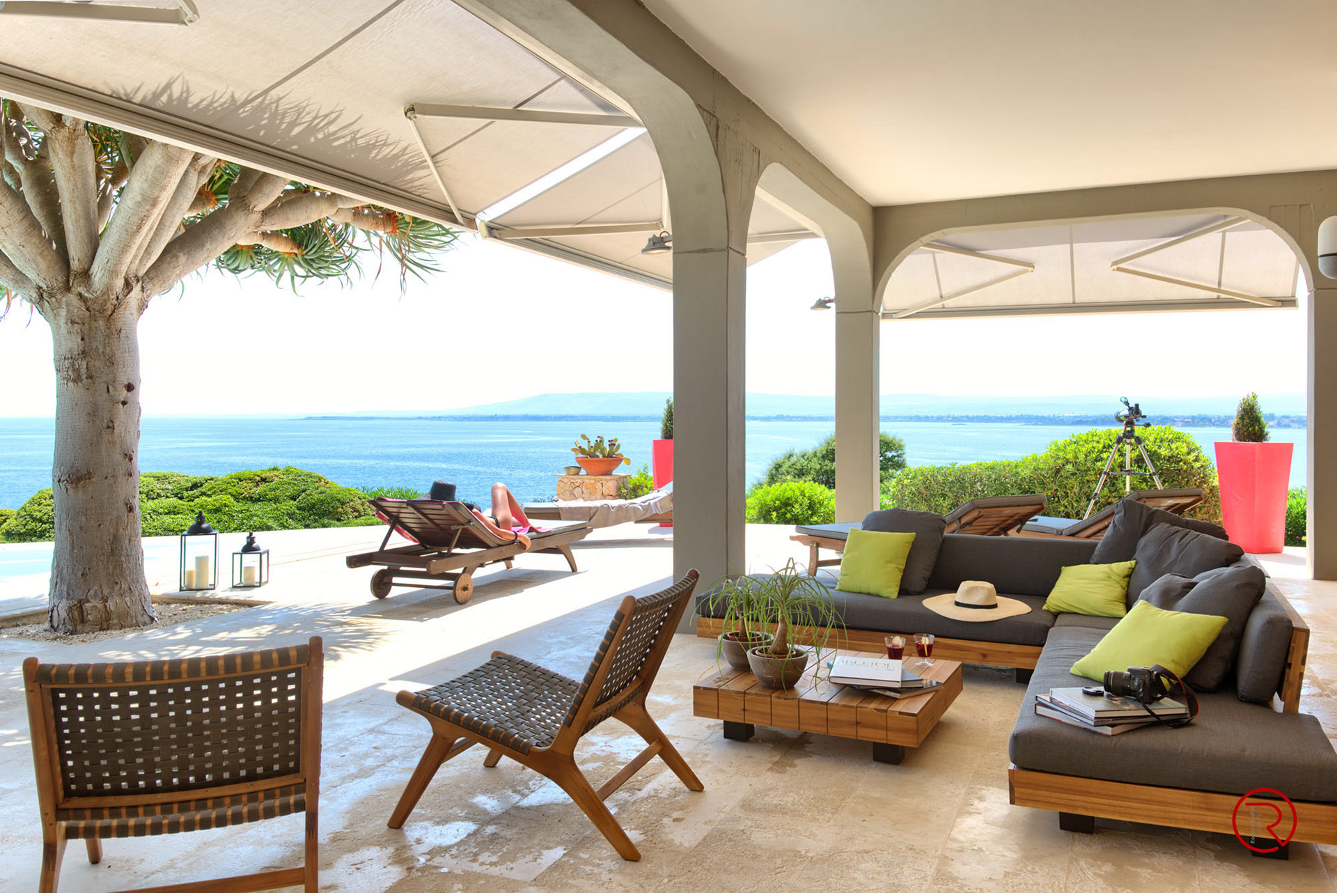 patio in villa sul mare in sicilia