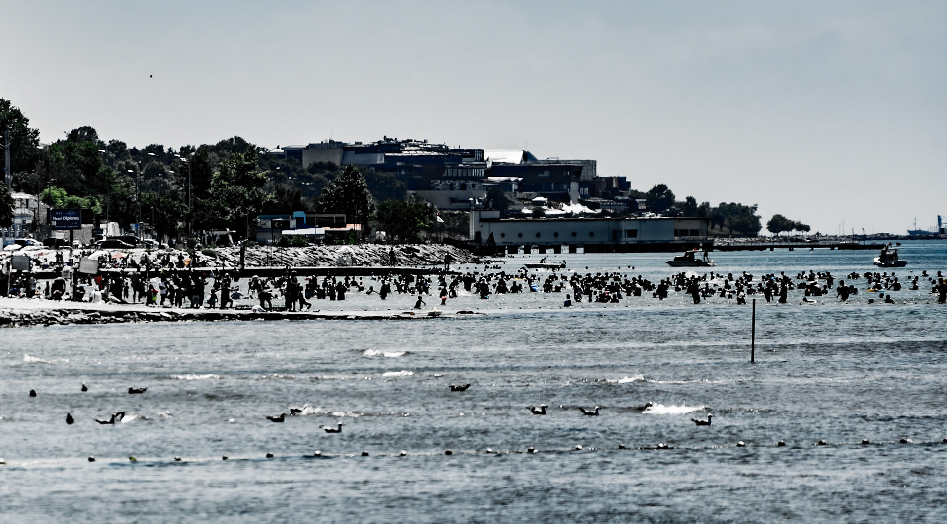 Küçükçekmece causeway: Göläğzı strand