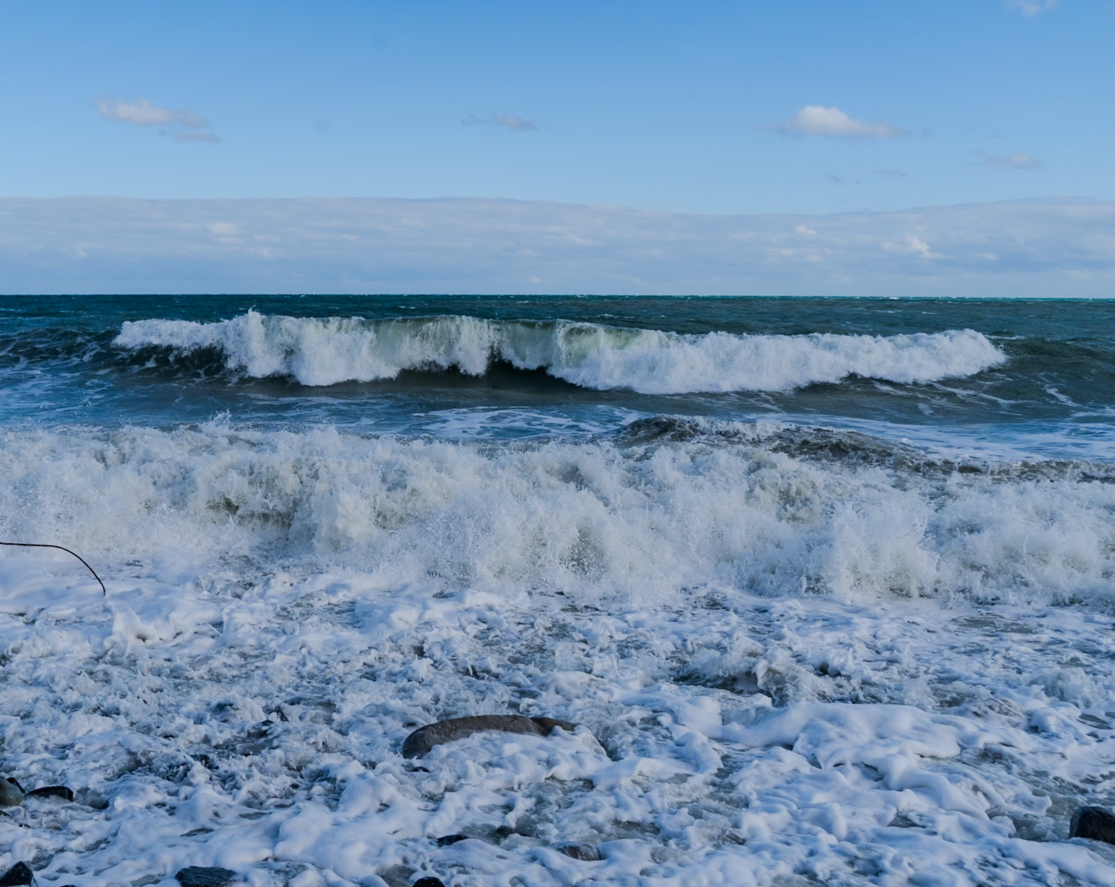 Black Sea coast east of Yeniköy: rough sea