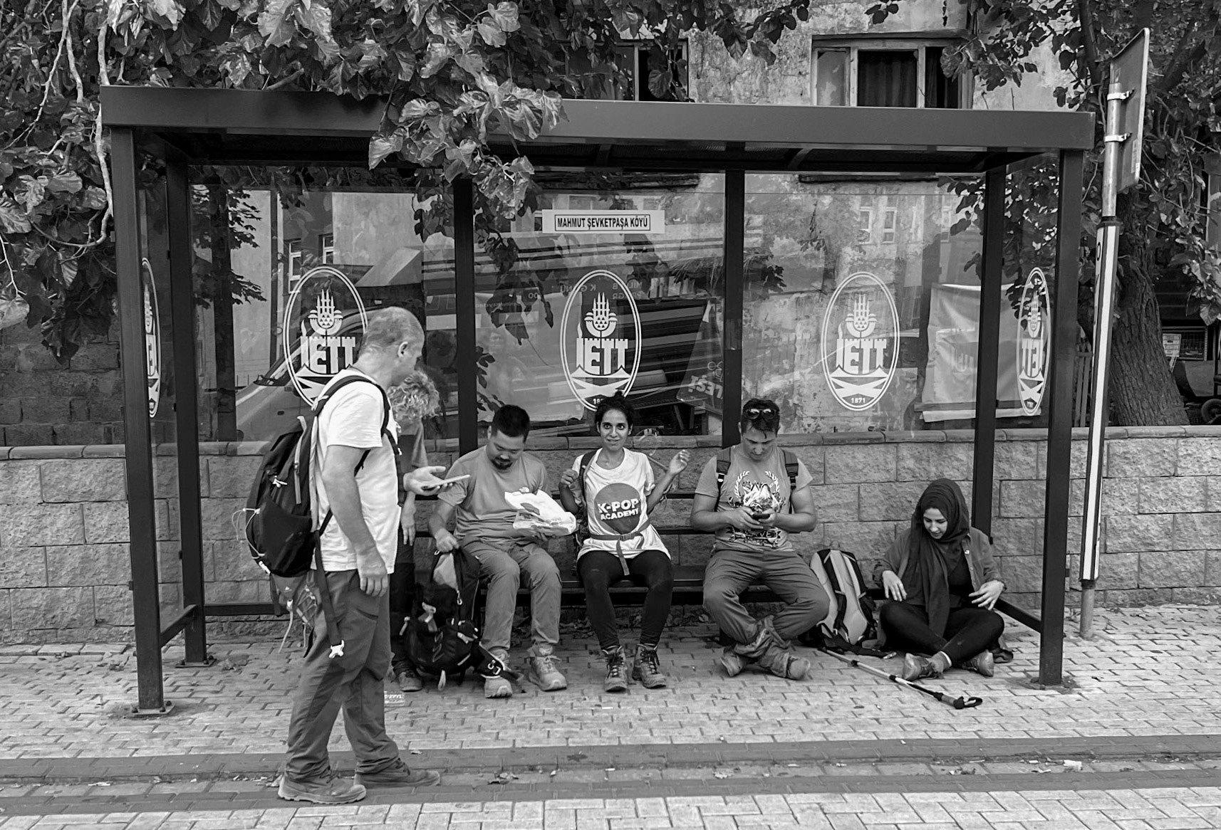 Mahmut Şevket Paşa: waiting for the bus