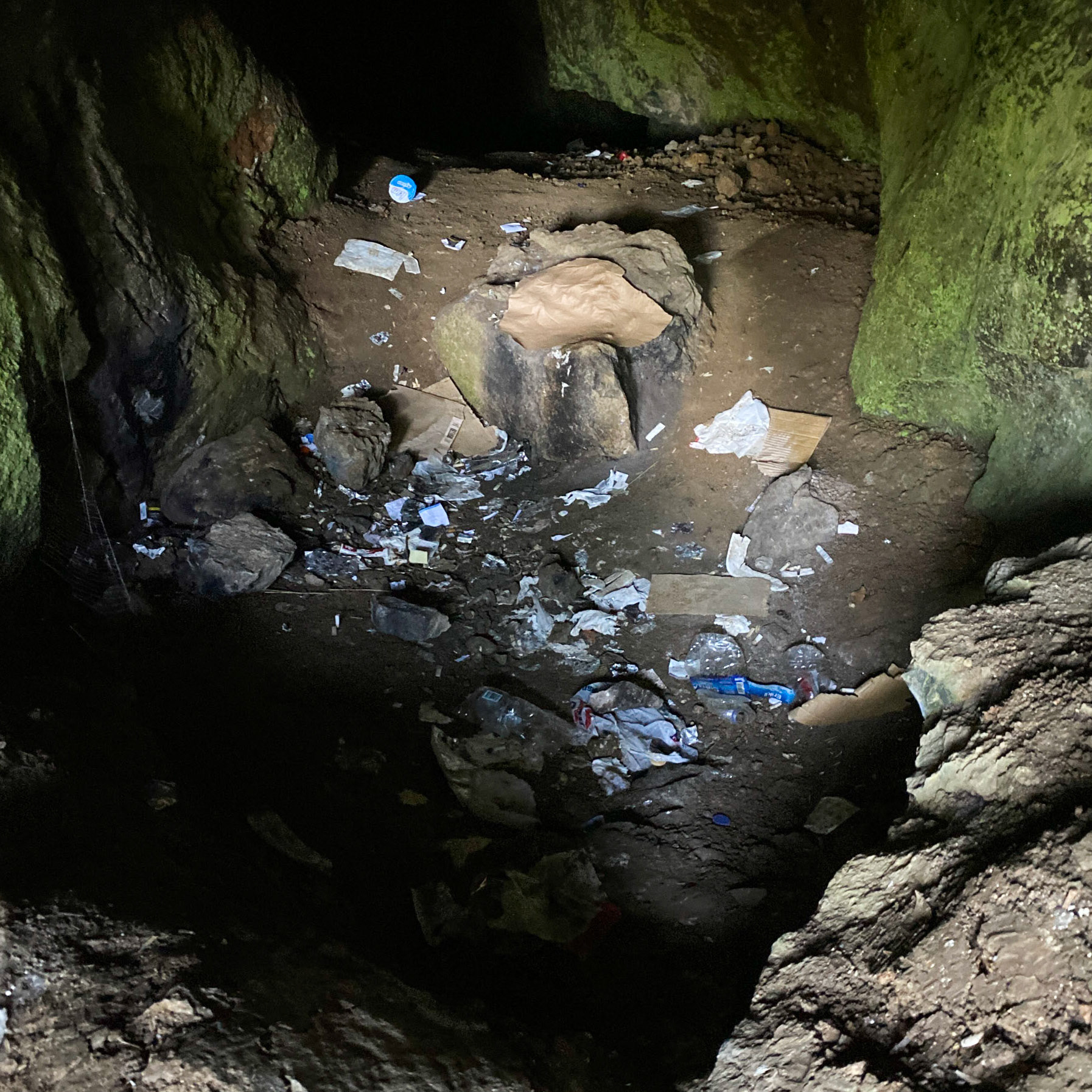 Cebeci cave: interior (with rubbish)
