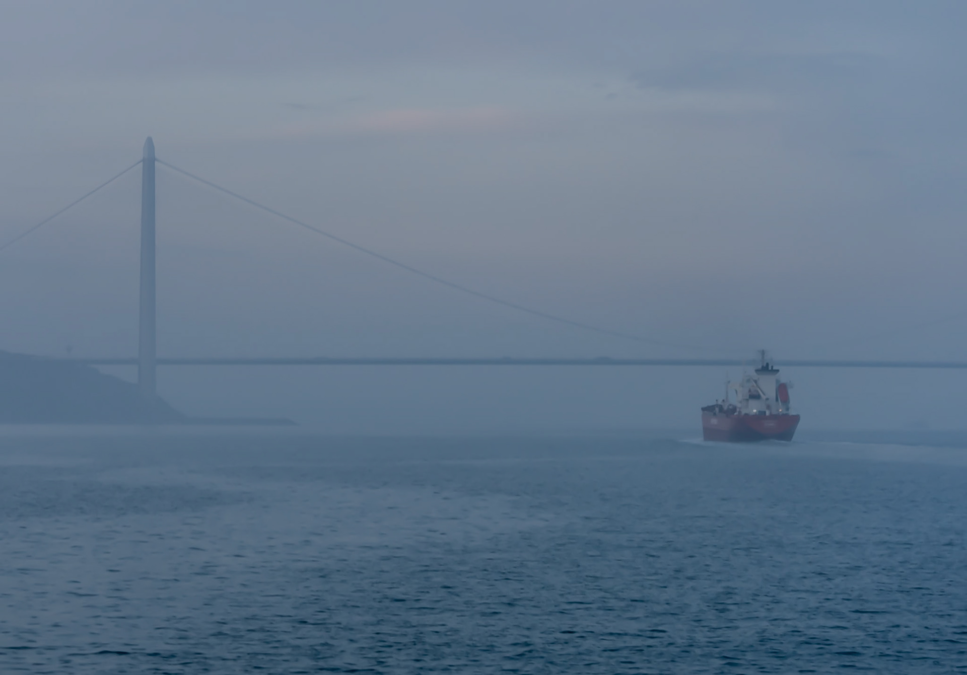 on the ferry between Anadolu Kavaǧı and Yeniköy: looking north up the Bosphorous towards the third bridge