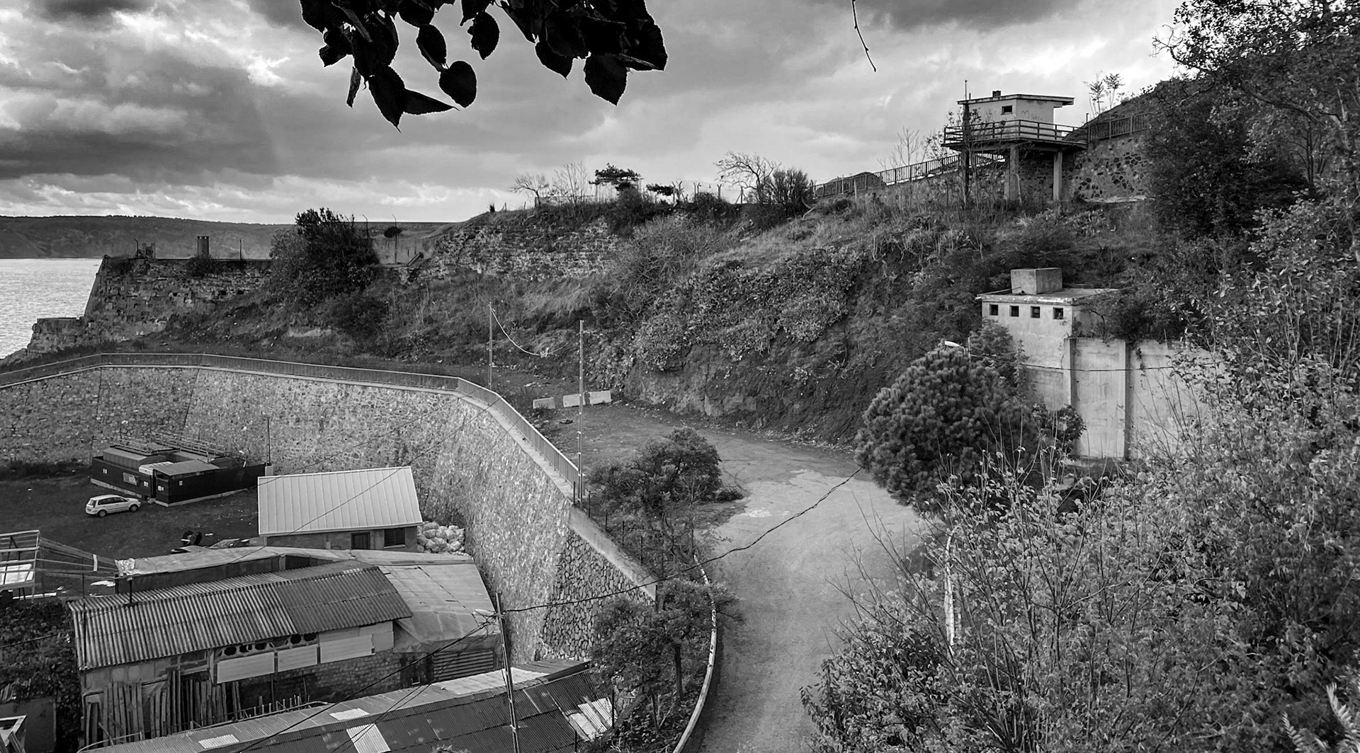 Poyraz: abandoned fortifications