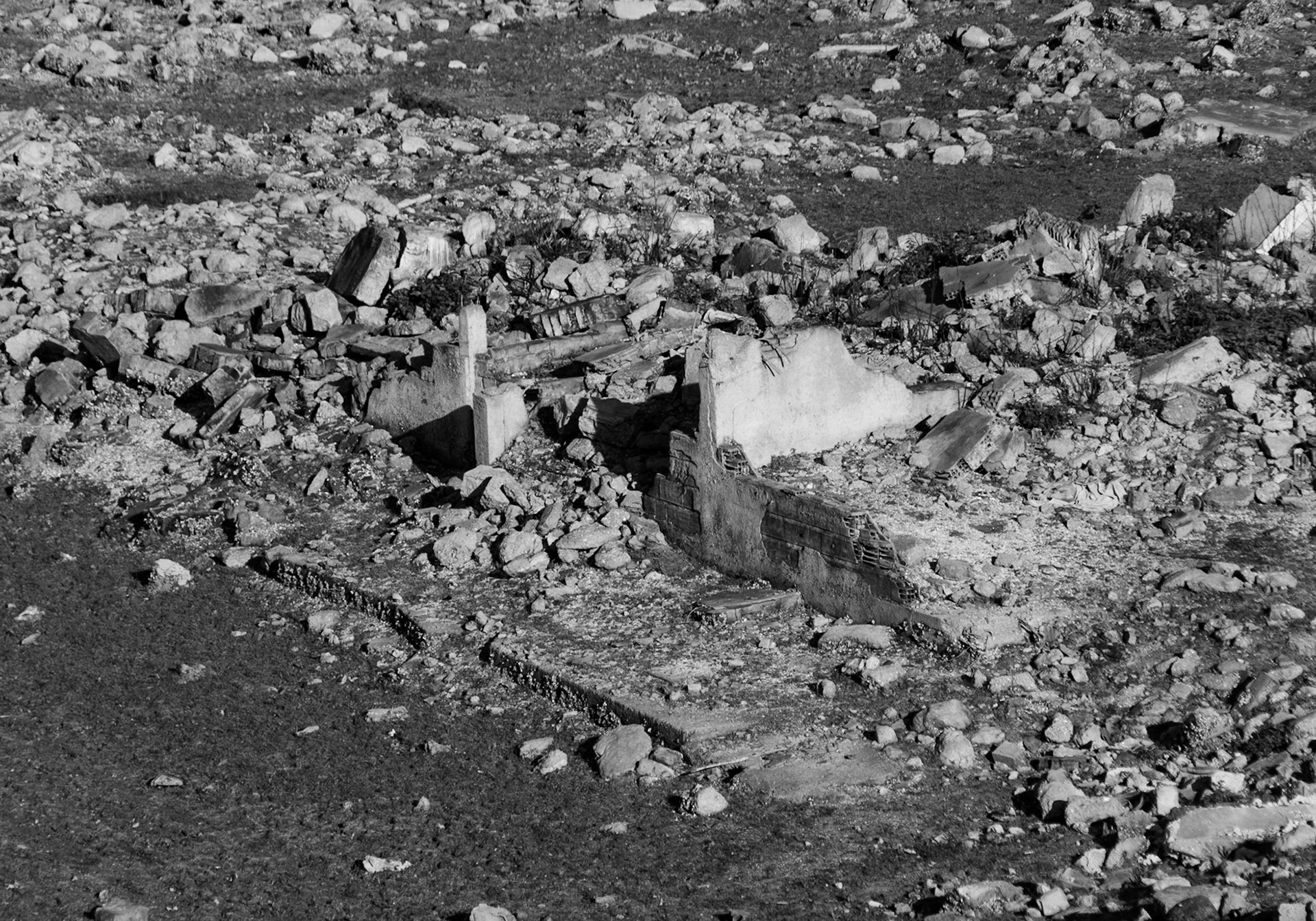 Şamlar: the almost-dry Sazlıdere reservoir bed south of the village; note the long-submerged ruins