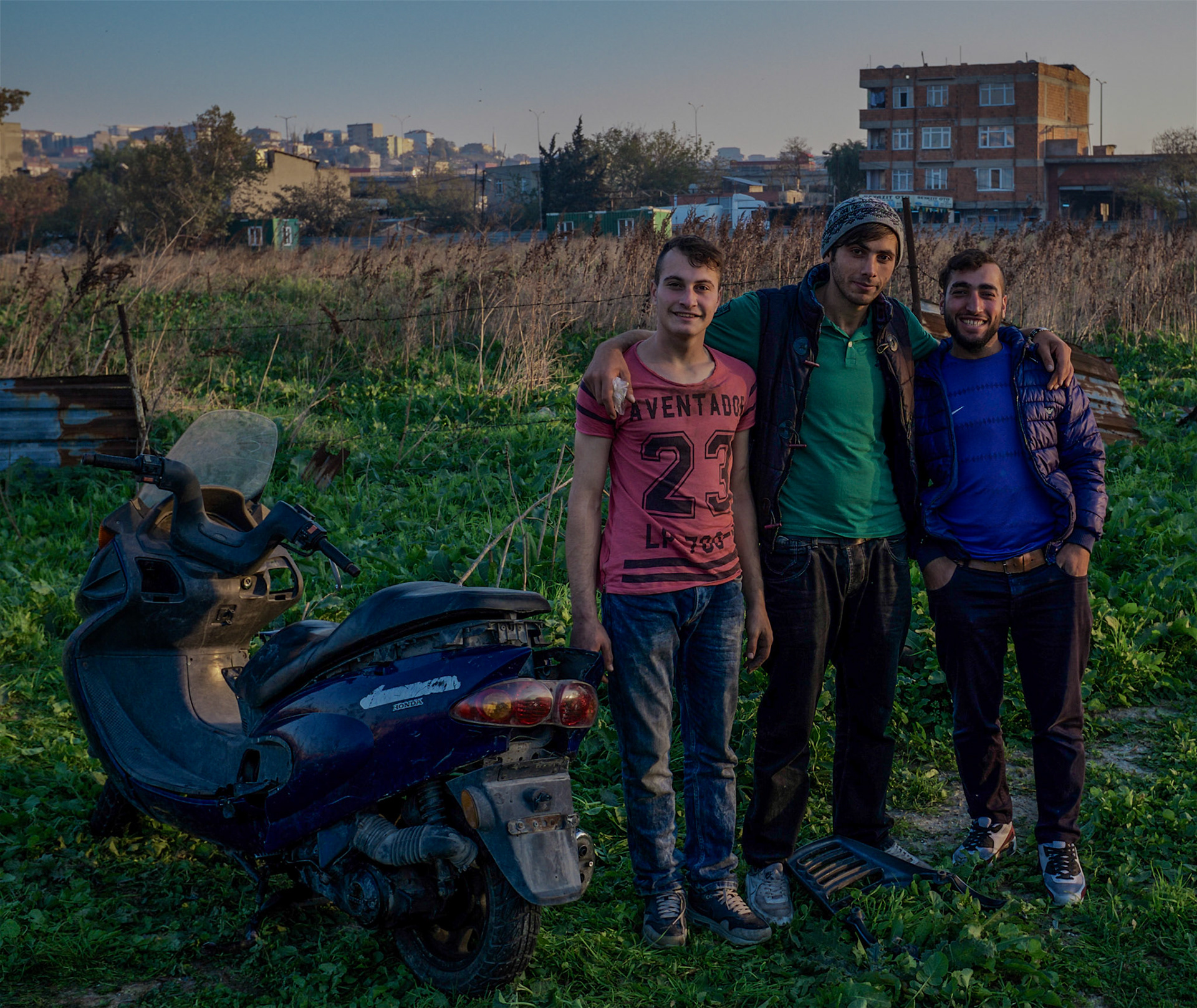 Altınşehir (sic): glue-sniffing local lads left to their own devices