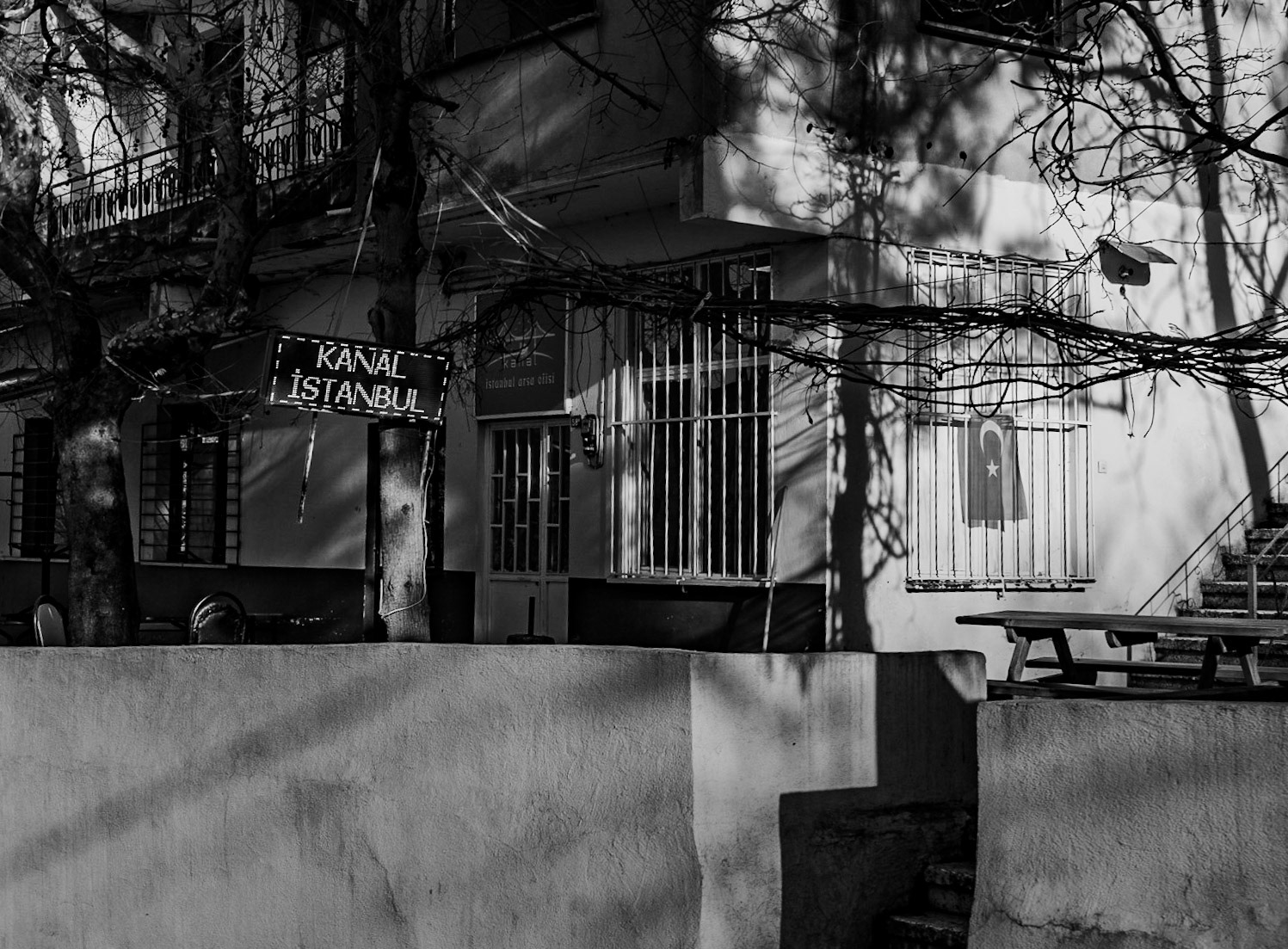 Şamlar: a Kanal İstanbul office (hopefully doing no business)