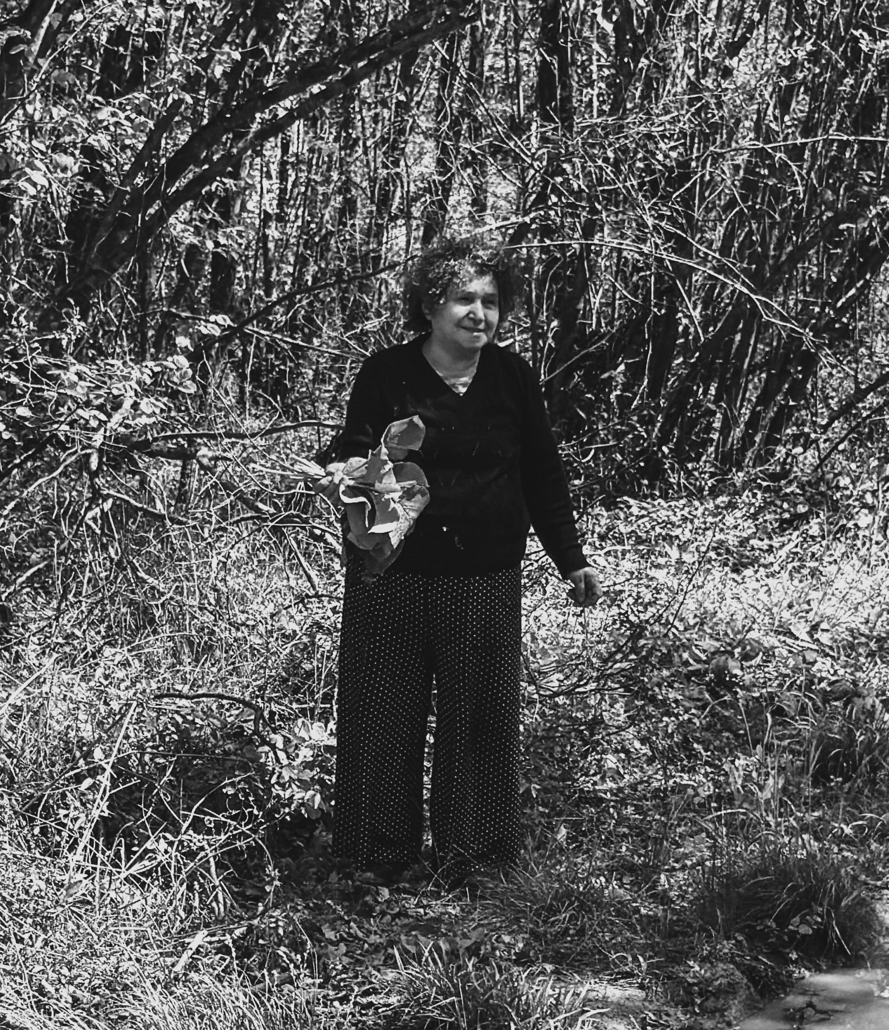Çayağız tributary streamside walk: herb gatherer