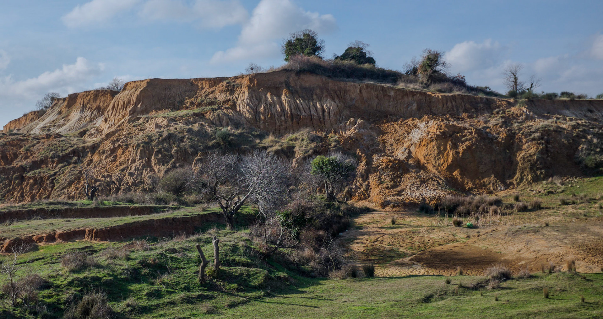 Yeniköy: abandoned opencast mine-workings