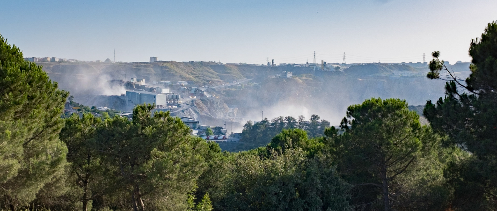 Cebeci Köyü: opencast mines on the edge of the village