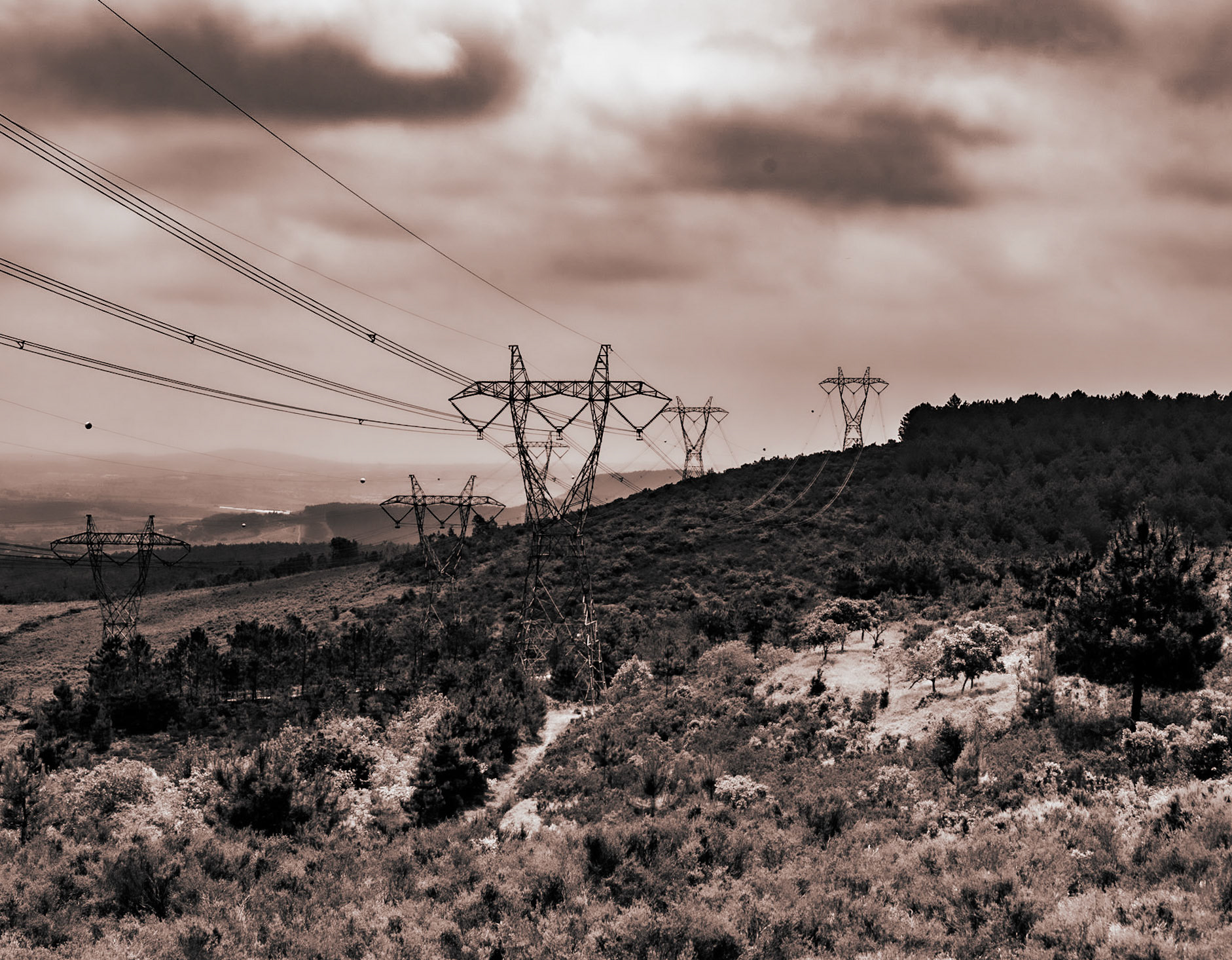 Adadaǧ hills: pylons