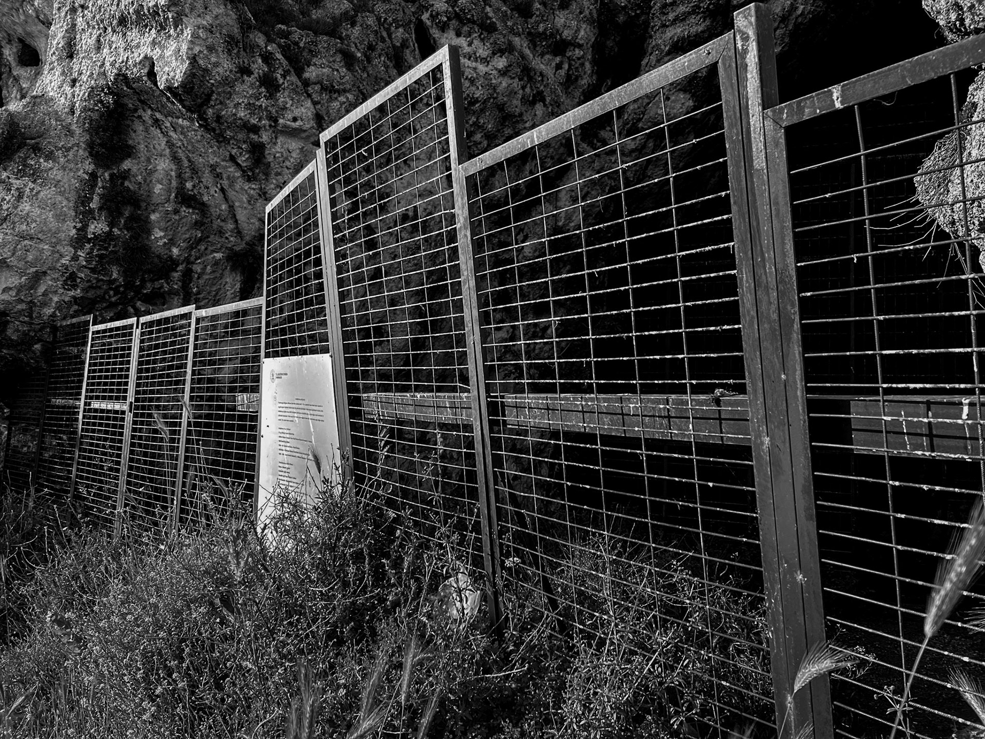 Yarımburgaz prehistoric cave: the new fence