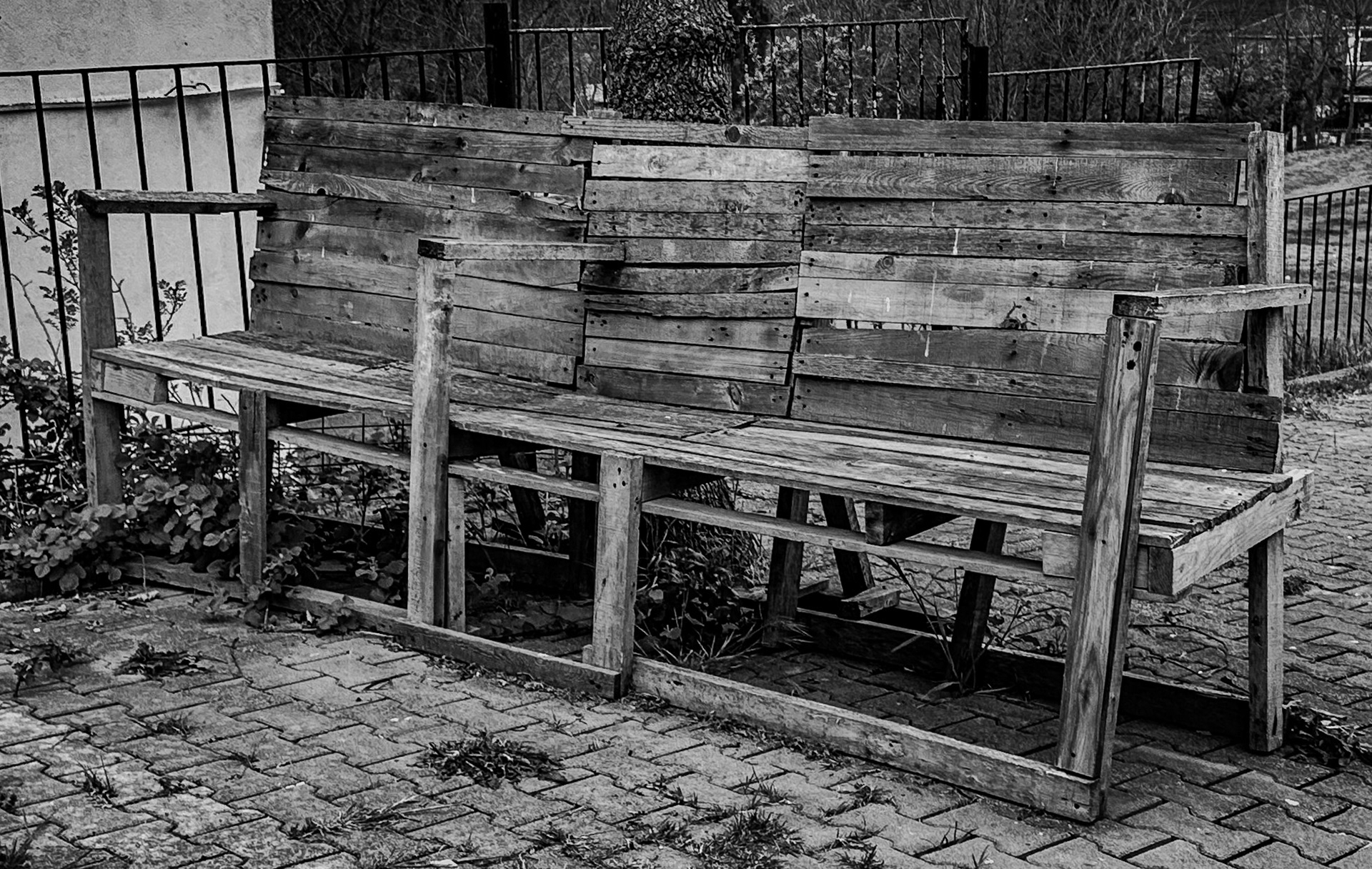 Boyalık: rustic bench