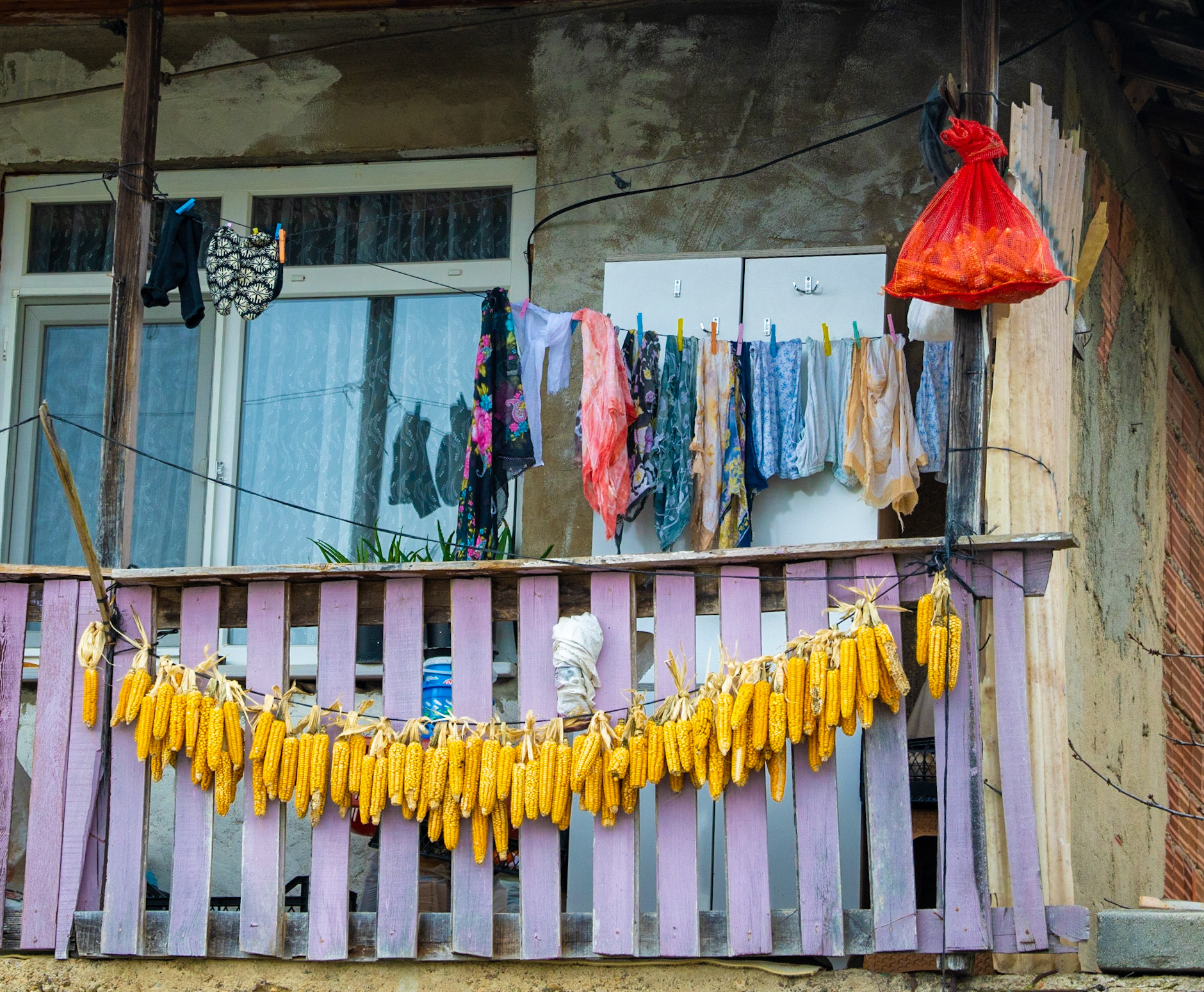 Alibahadır: corncobs and headscarves