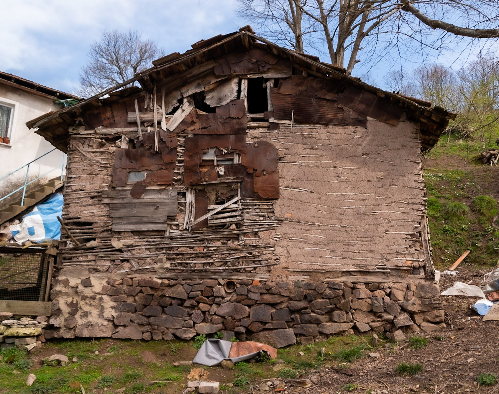 Mahmut Şevket Paşa: wattle and daub building
