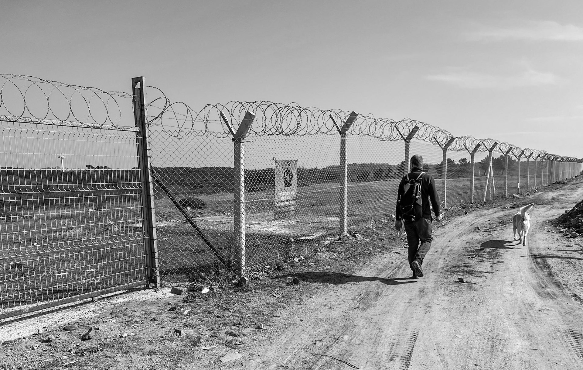 between Anadolu Feneri  and Yom beach: a pointless military fence
