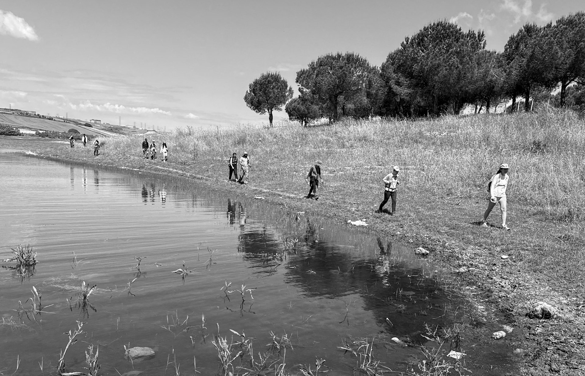 heading SW from Sazlıbosna: walking along the reservoir's edge