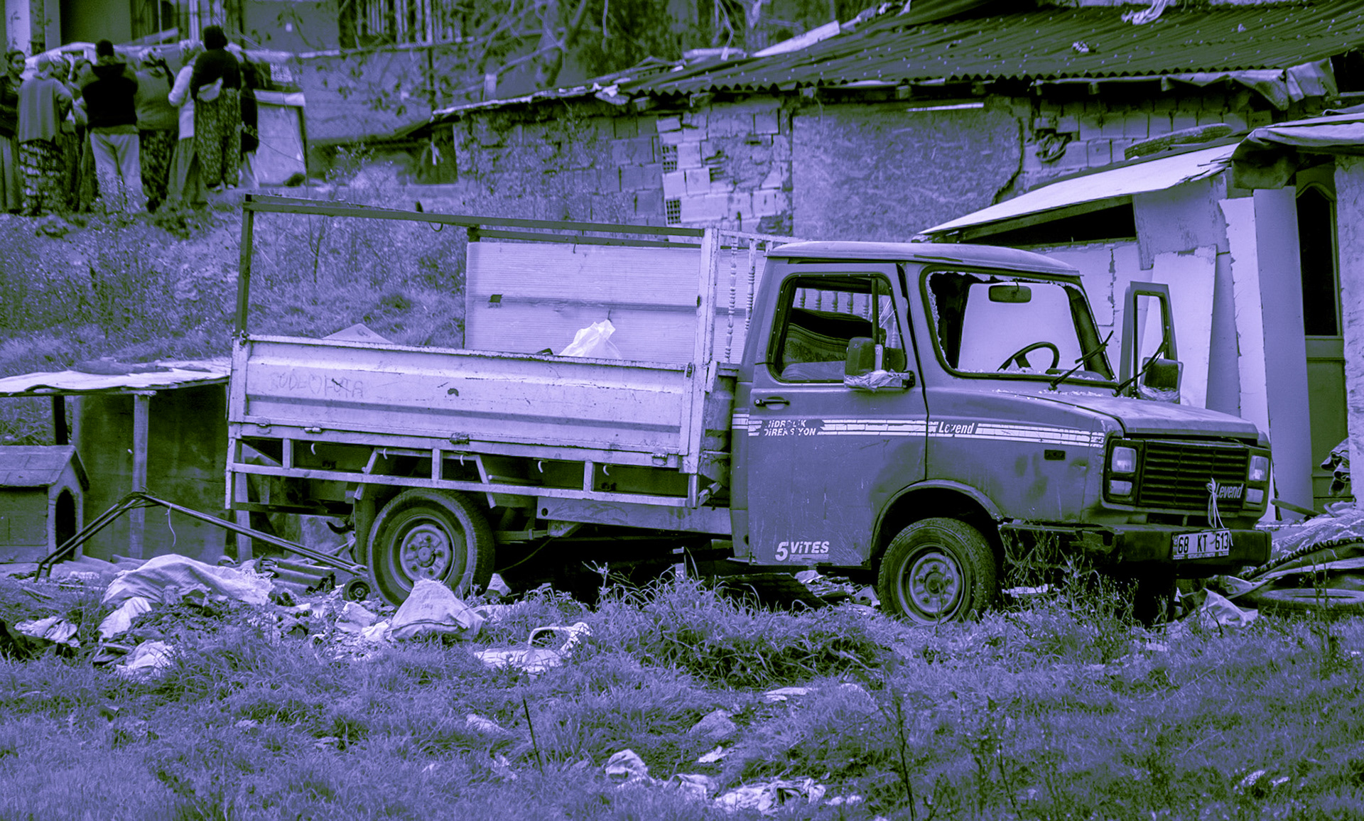 Nişantepe: abandoned truck