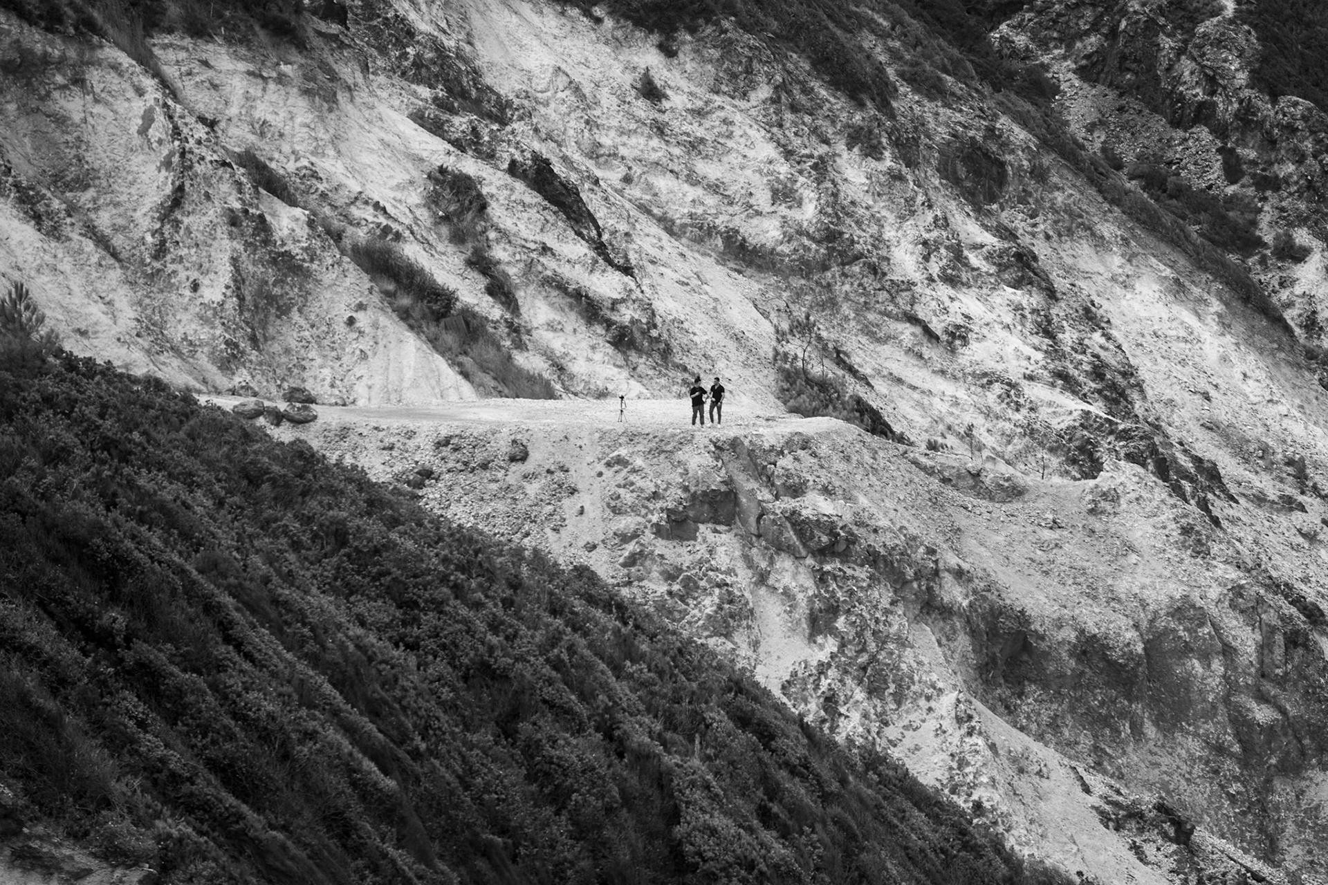 between Kurna fishing hamlet and the Kurna quarry: on a cliff path