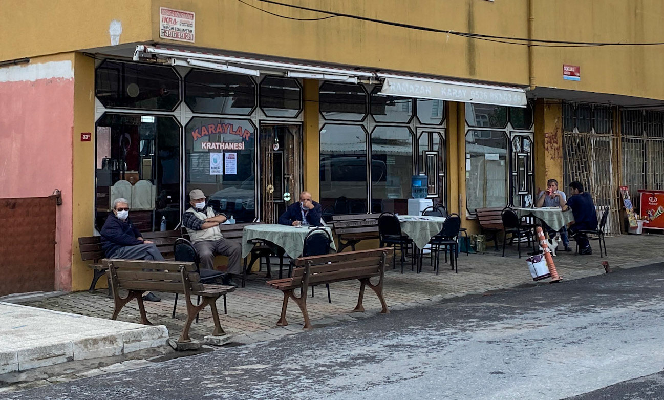 Ballıca: tea-house with taciturn men